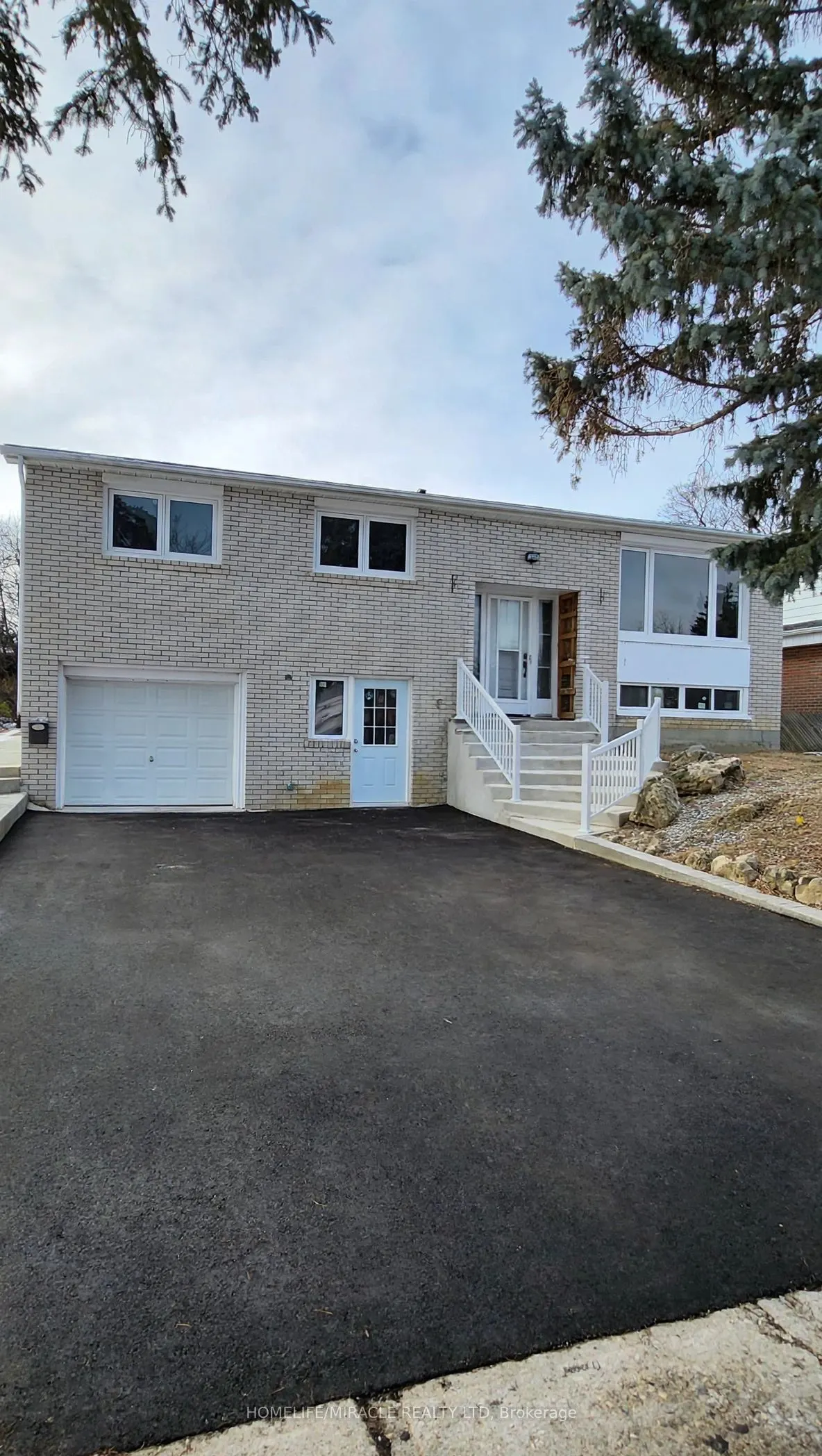 219 Mcmurchy Avenue #Main