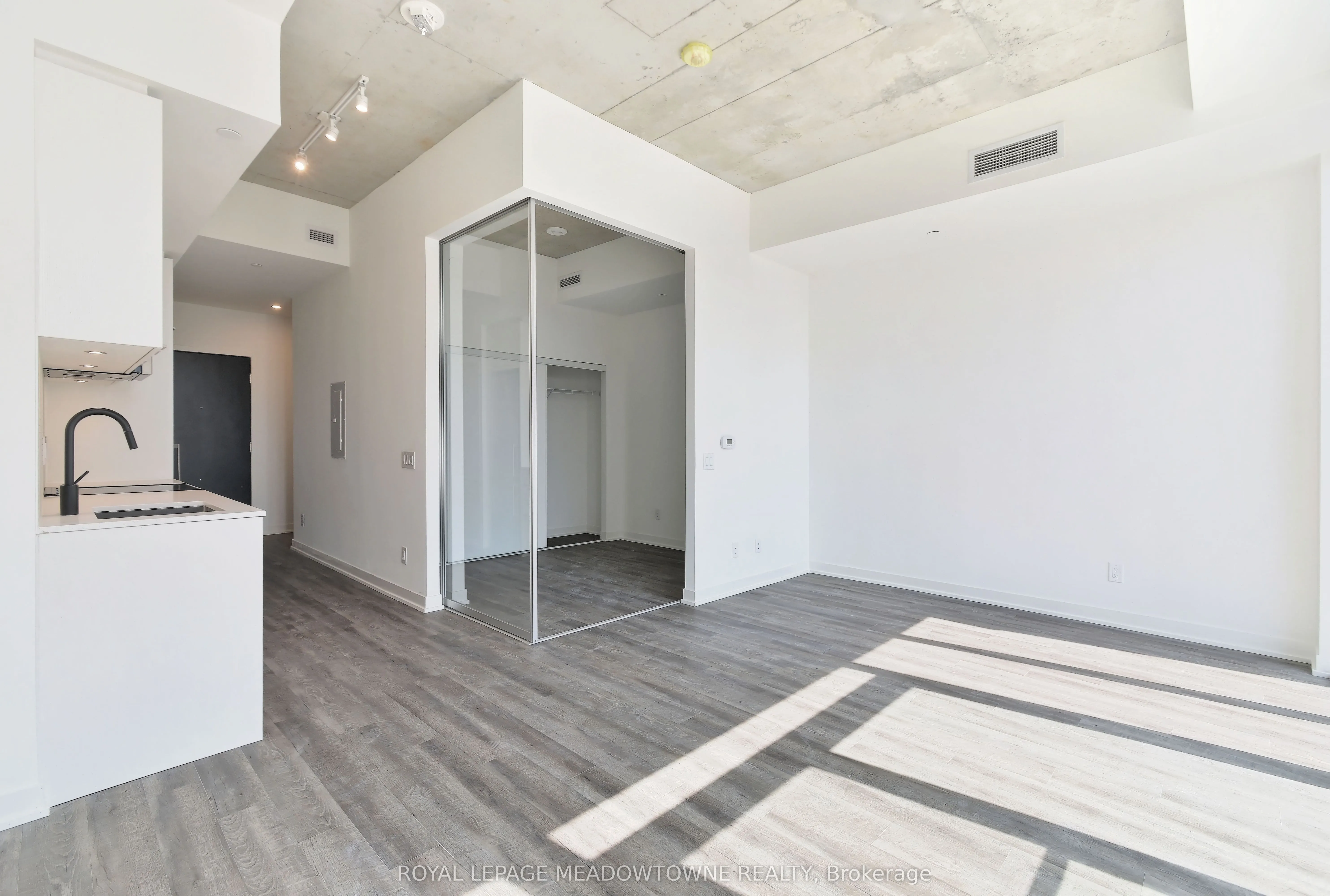 1808 St. Clair Avenue W #712