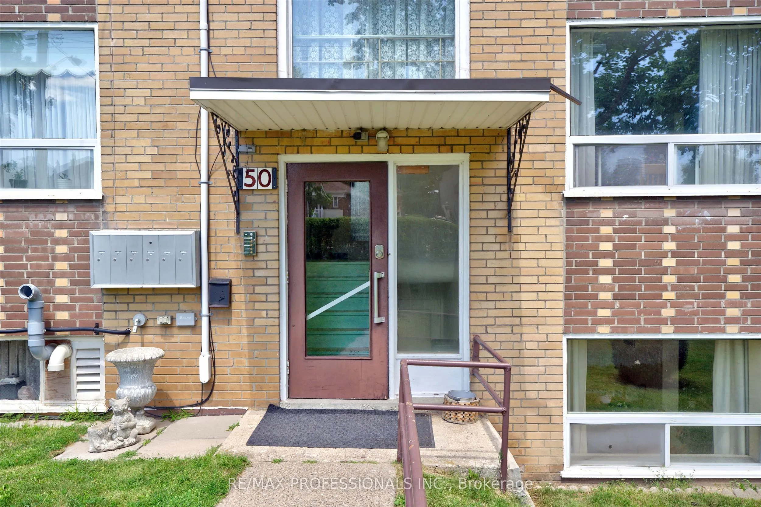 50 Waniska Avenue