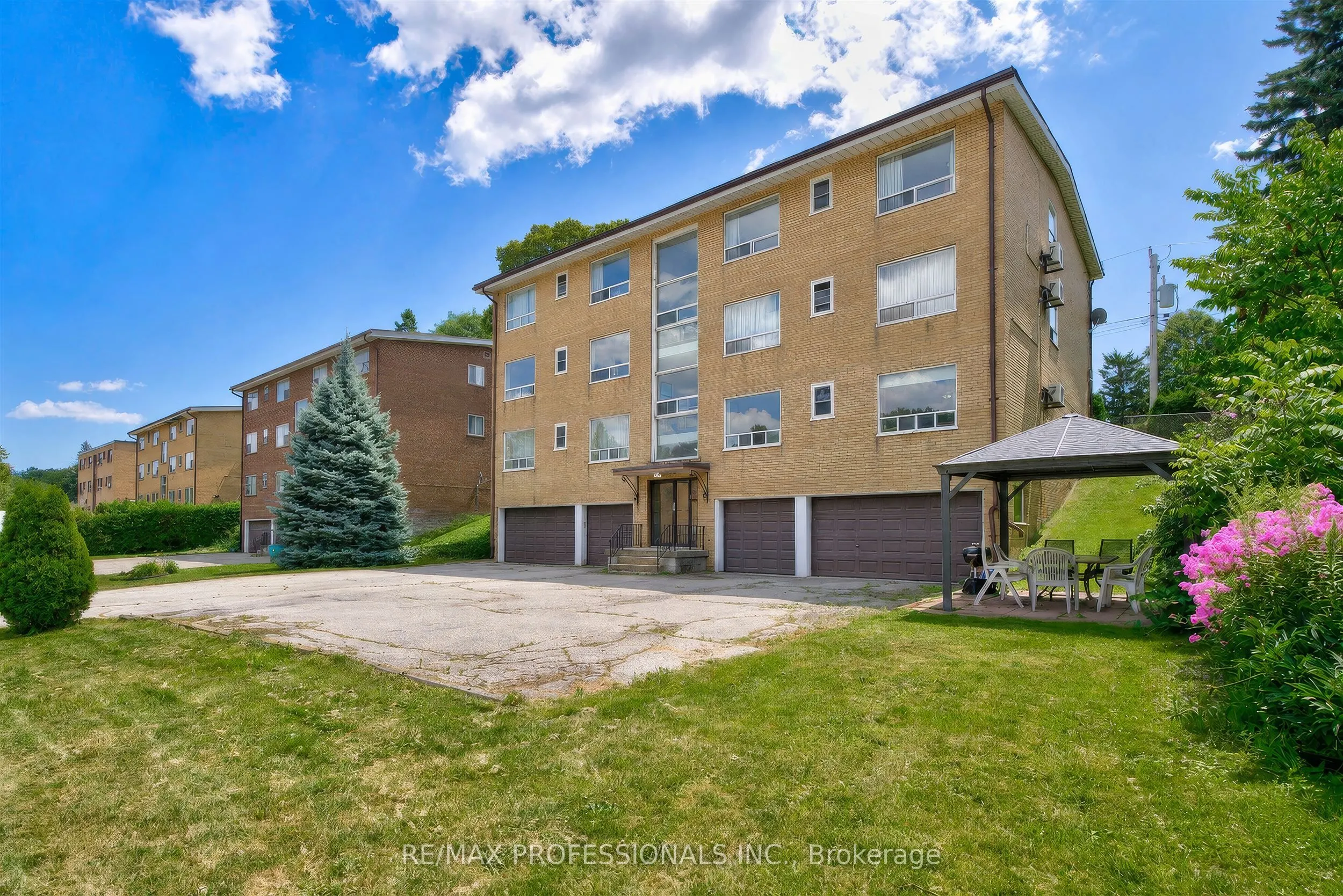 50 Waniska Avenue