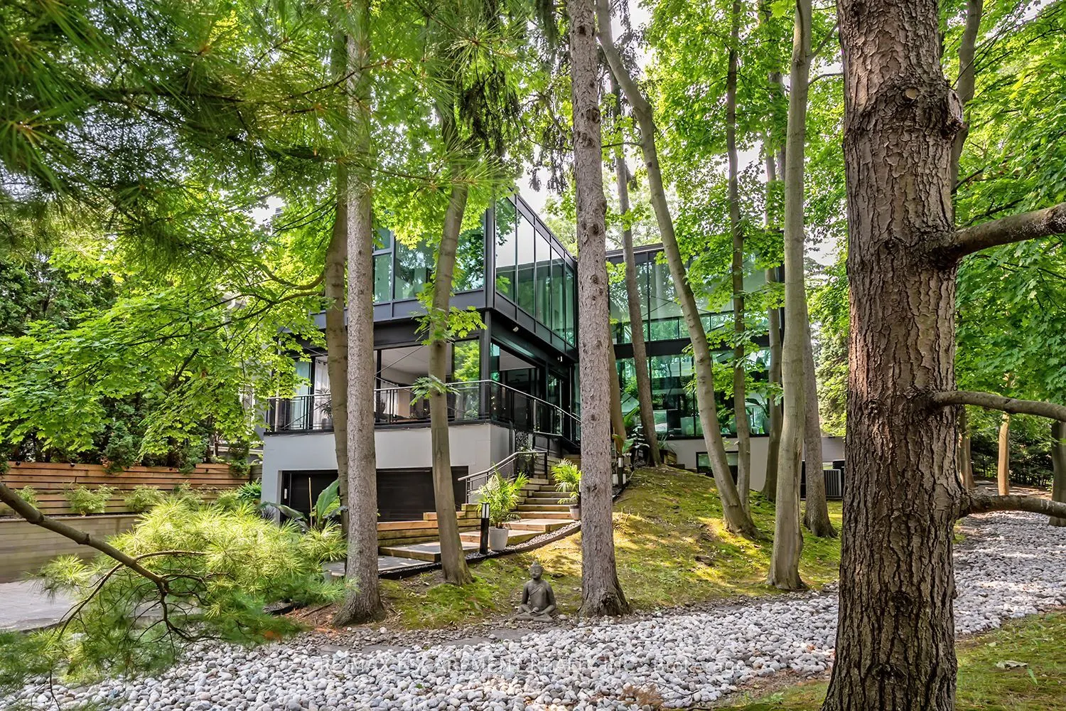 54 RAYMAR Place