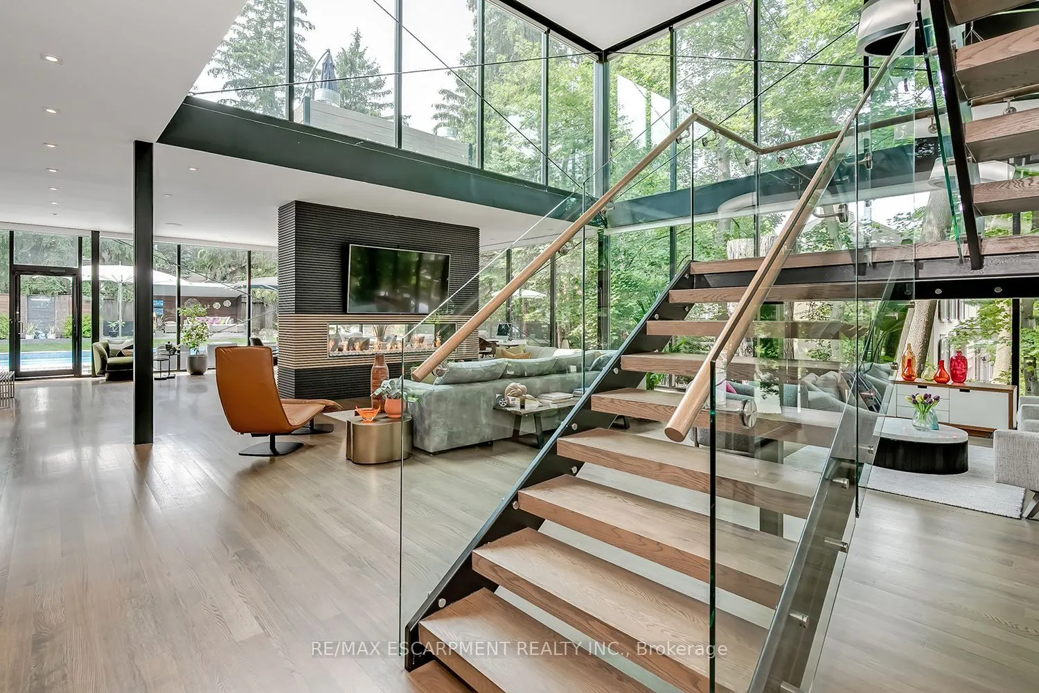 54 RAYMAR Place