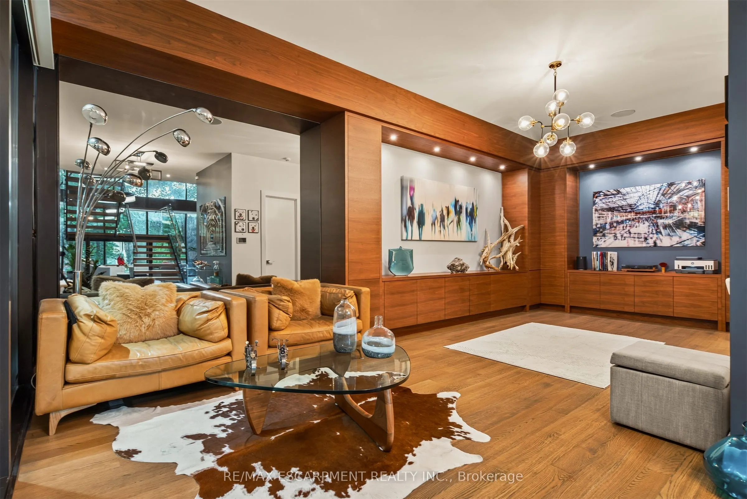 54 RAYMAR Place