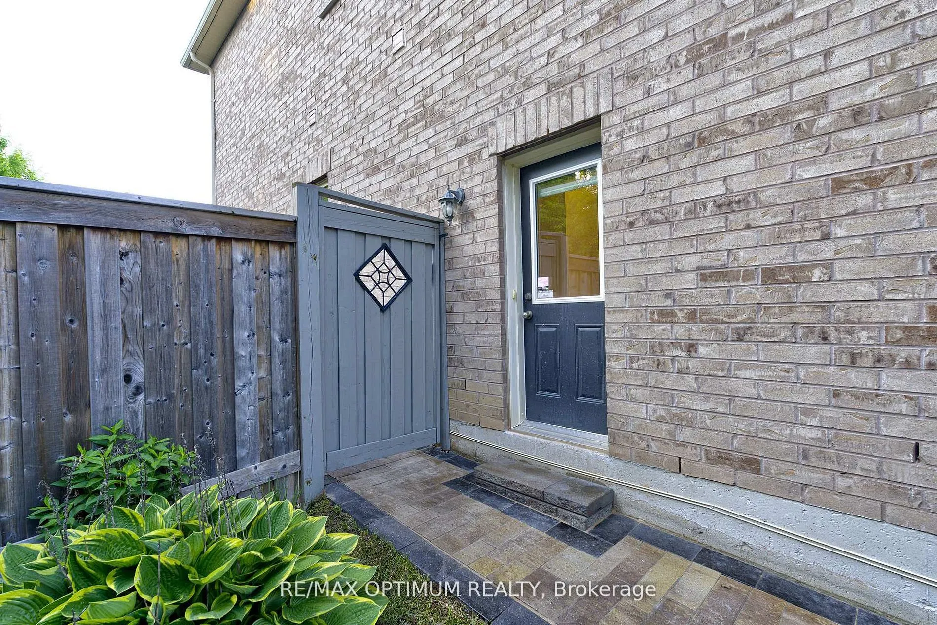 18 Deanston Court