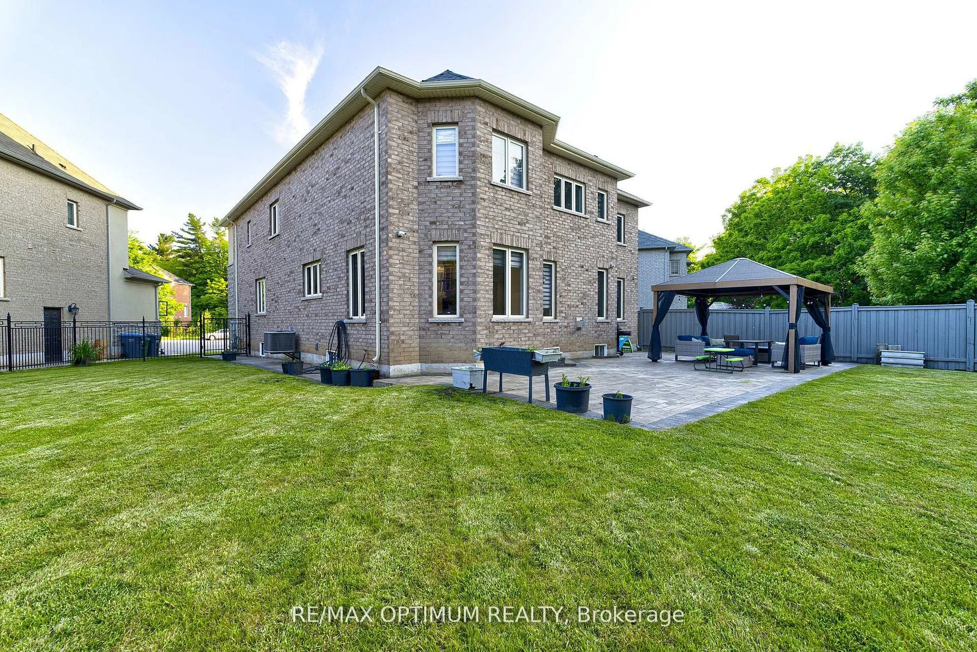 18 Deanston Court