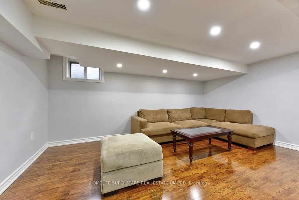 868 Kowal Drive
