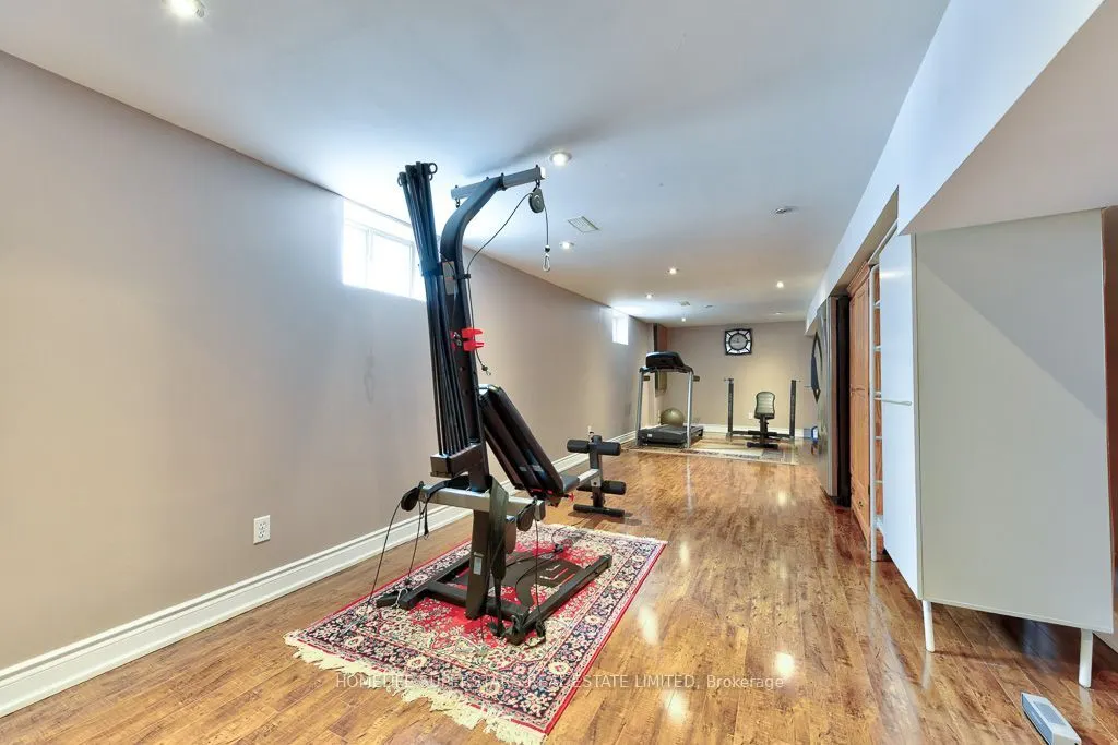 868 Kowal Drive