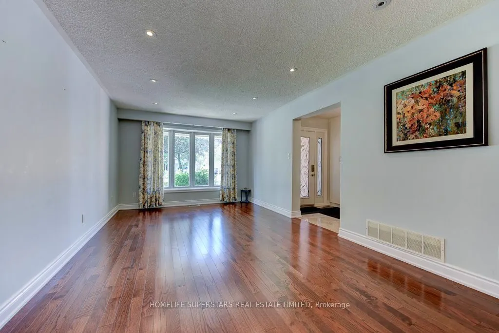 868 Kowal Drive