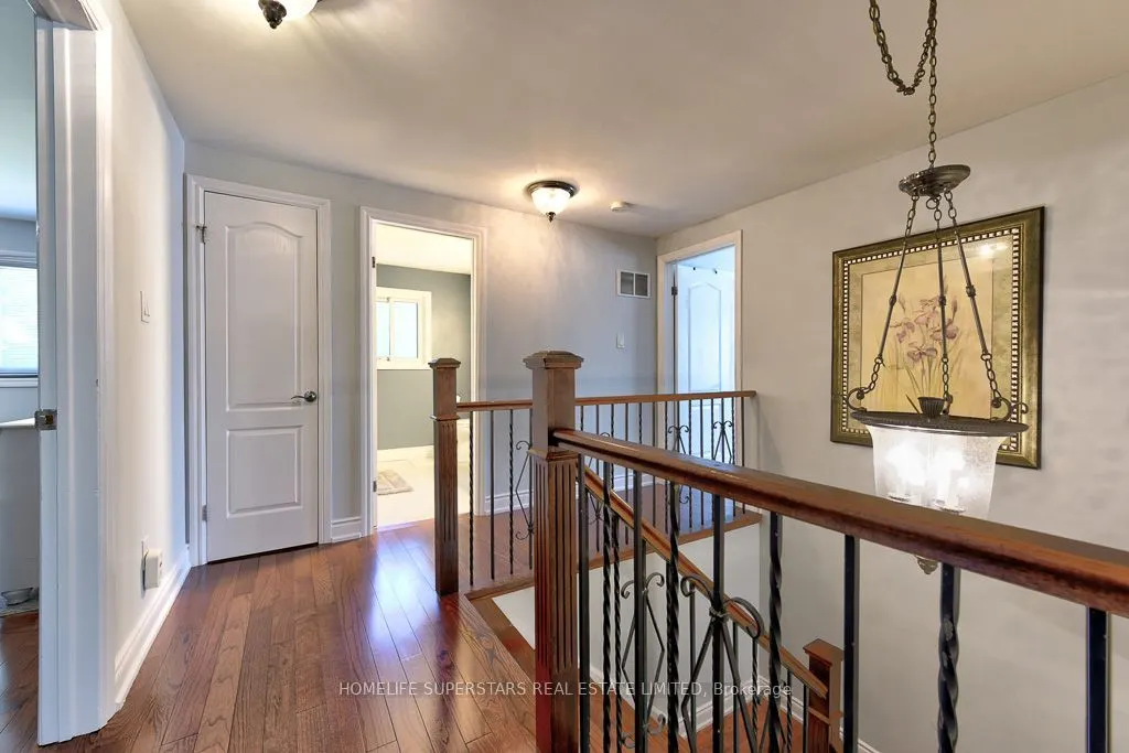 868 Kowal Drive