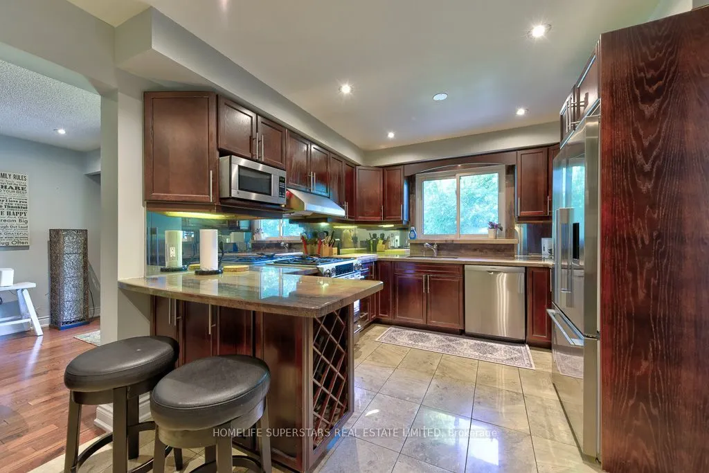 868 Kowal Drive