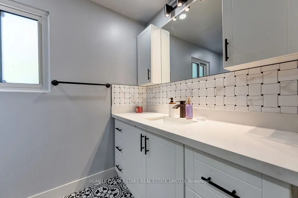868 Kowal Drive