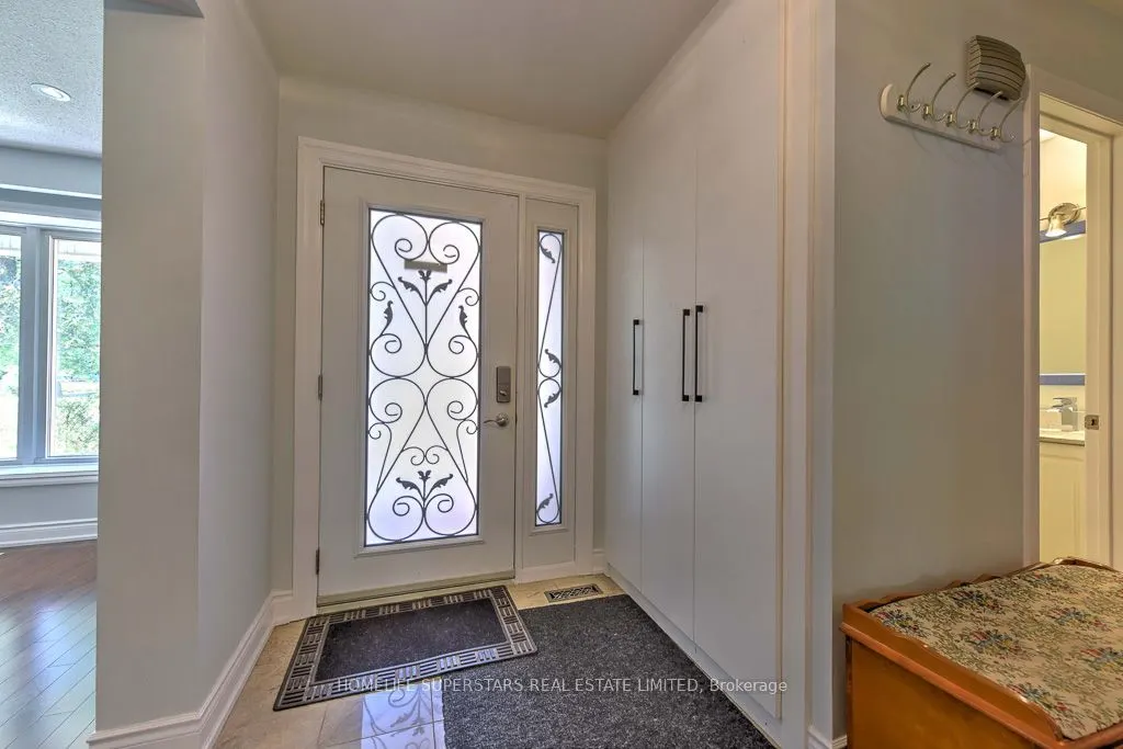 868 Kowal Drive