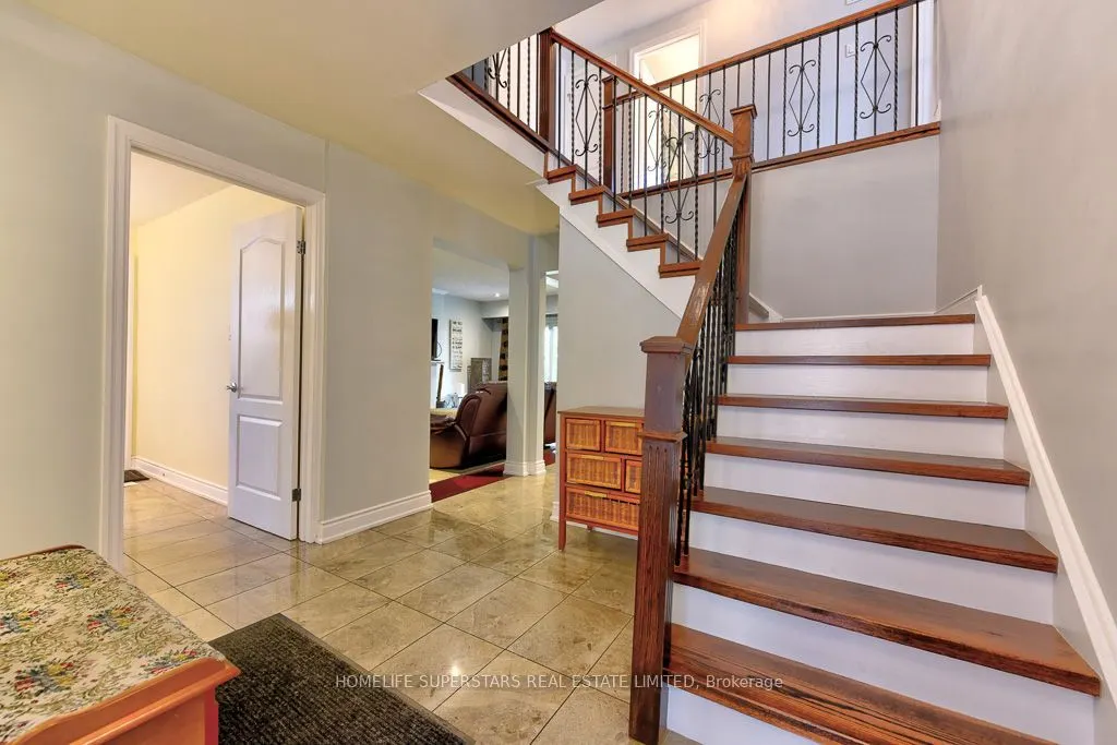 868 Kowal Drive