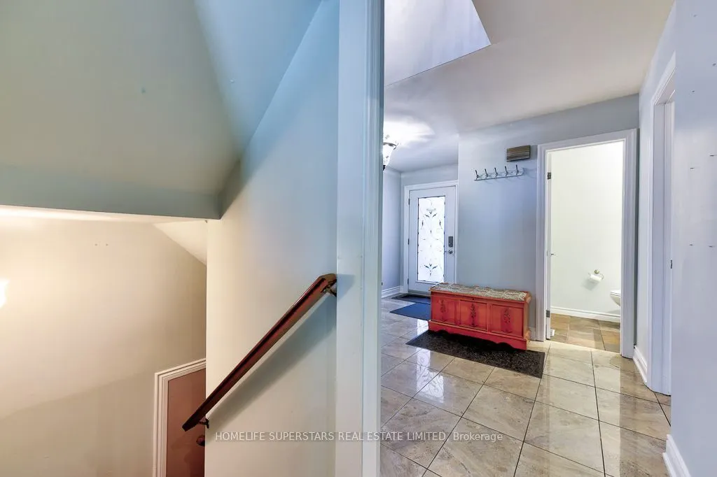 868 Kowal Drive