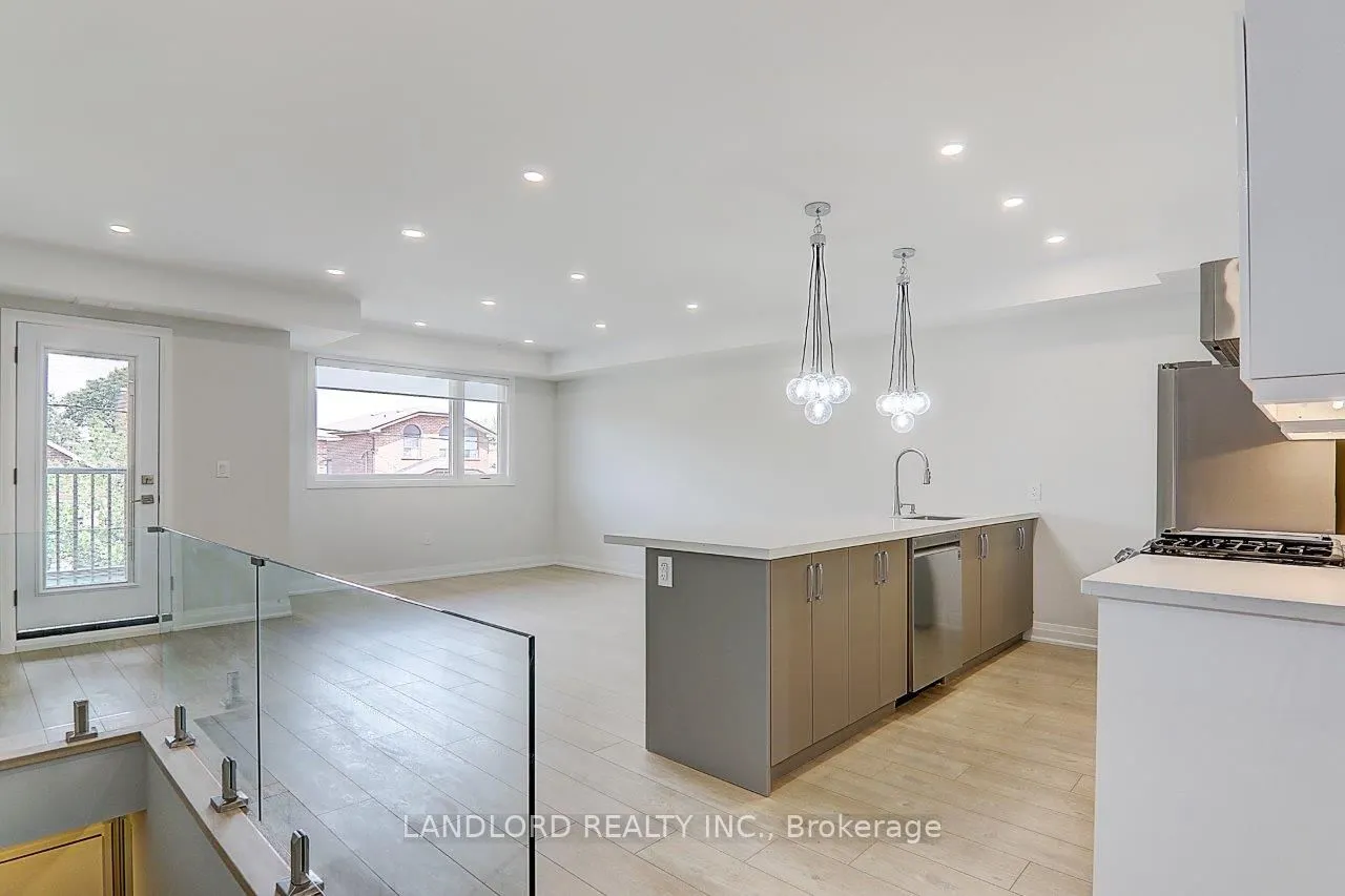 115 Livingstone Avenue #Upper