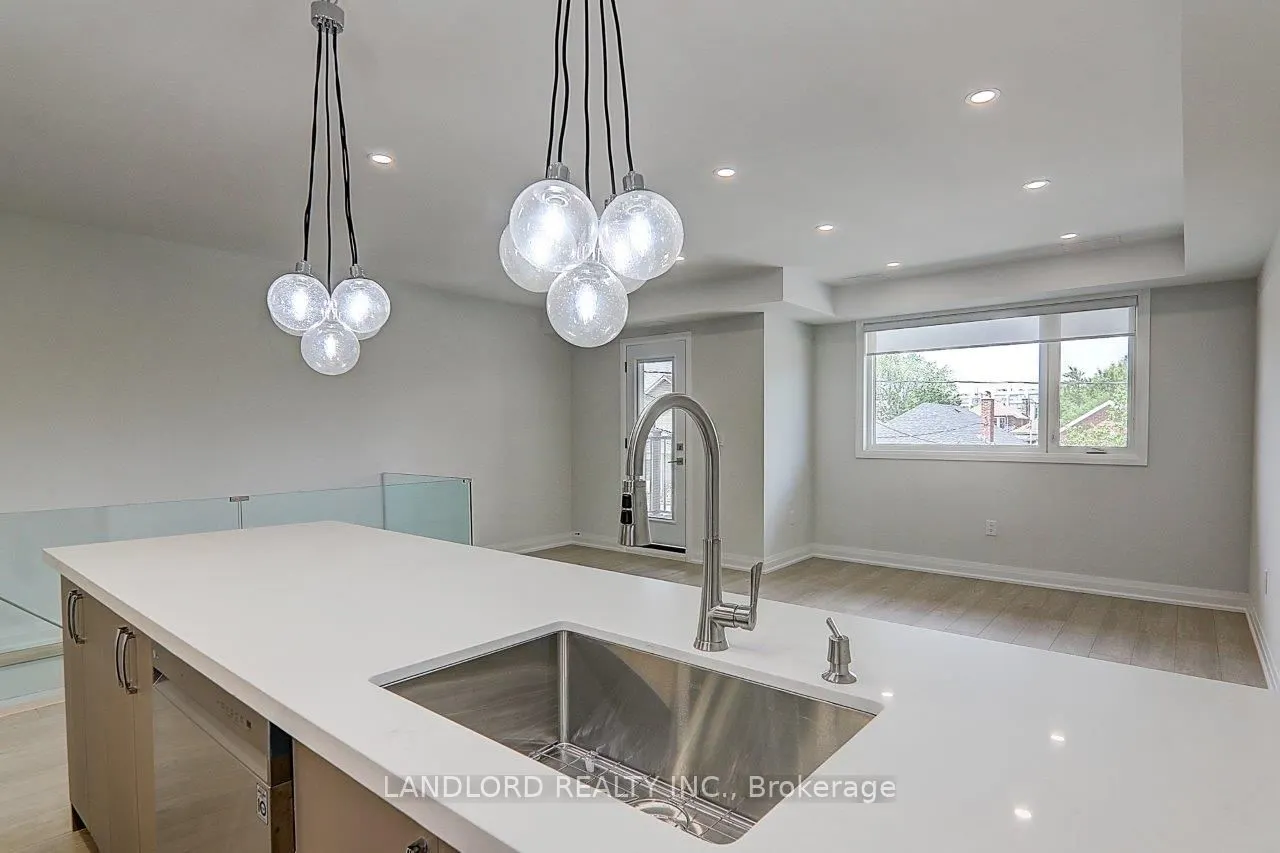 115 Livingstone Avenue #Upper