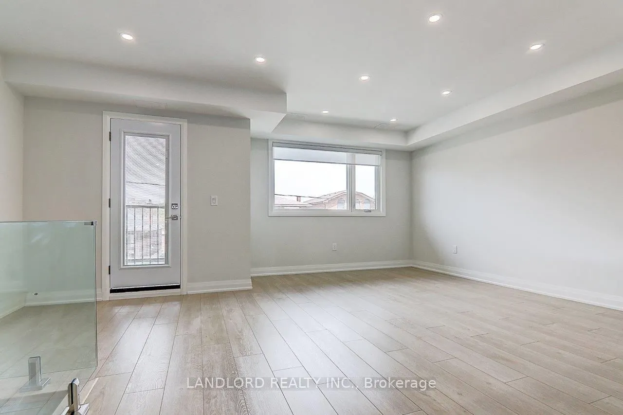 115 Livingstone Avenue #Upper