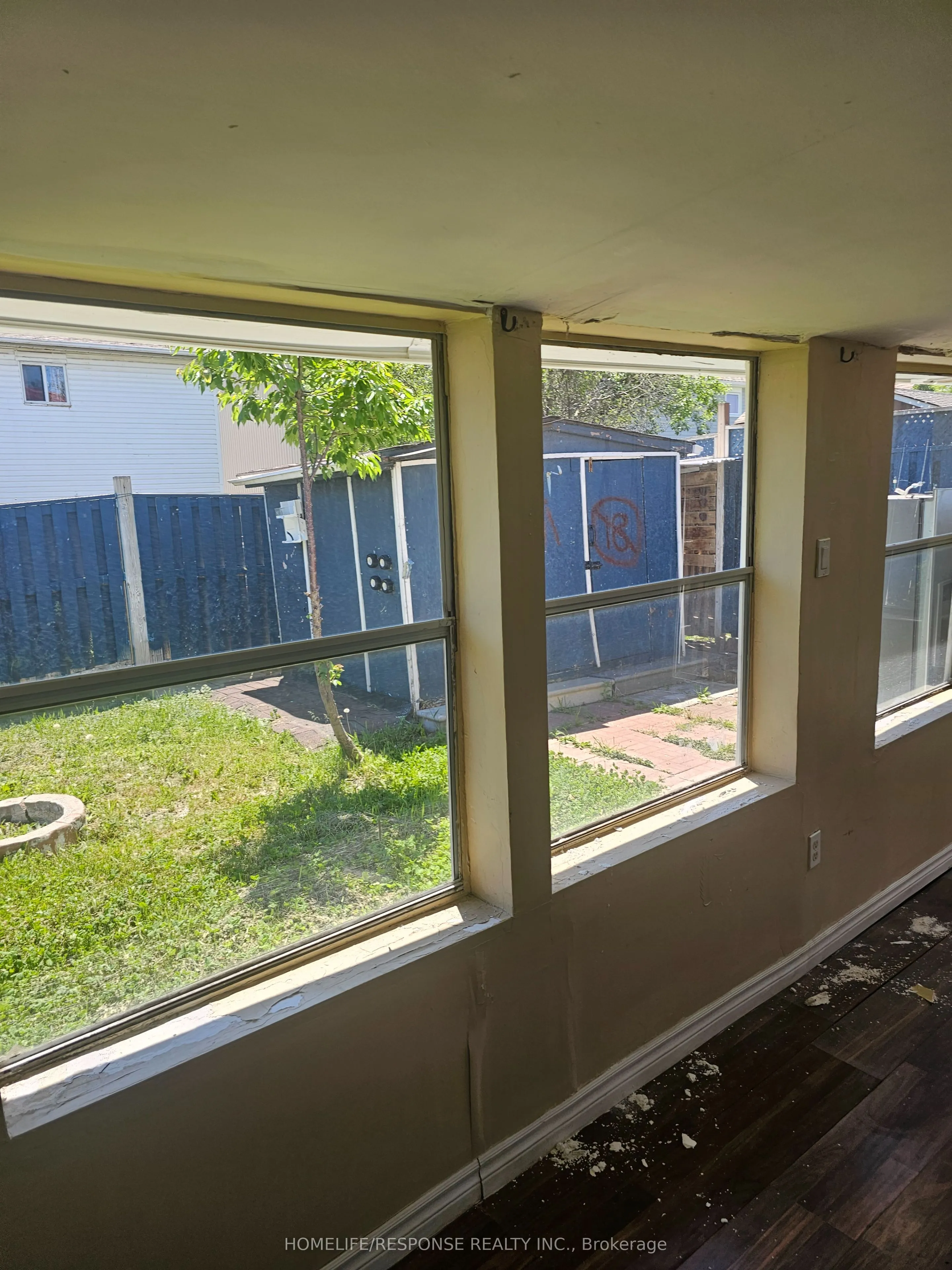 6 GOLD FINCH Court