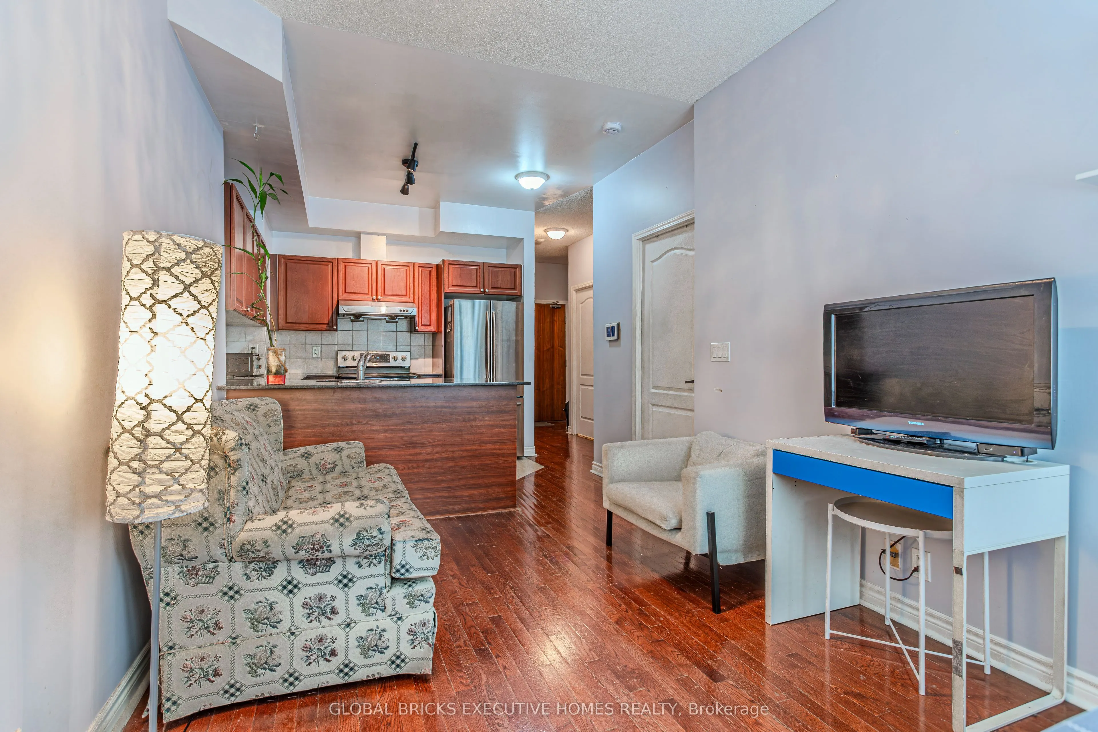 33 Elm Drive W ##202