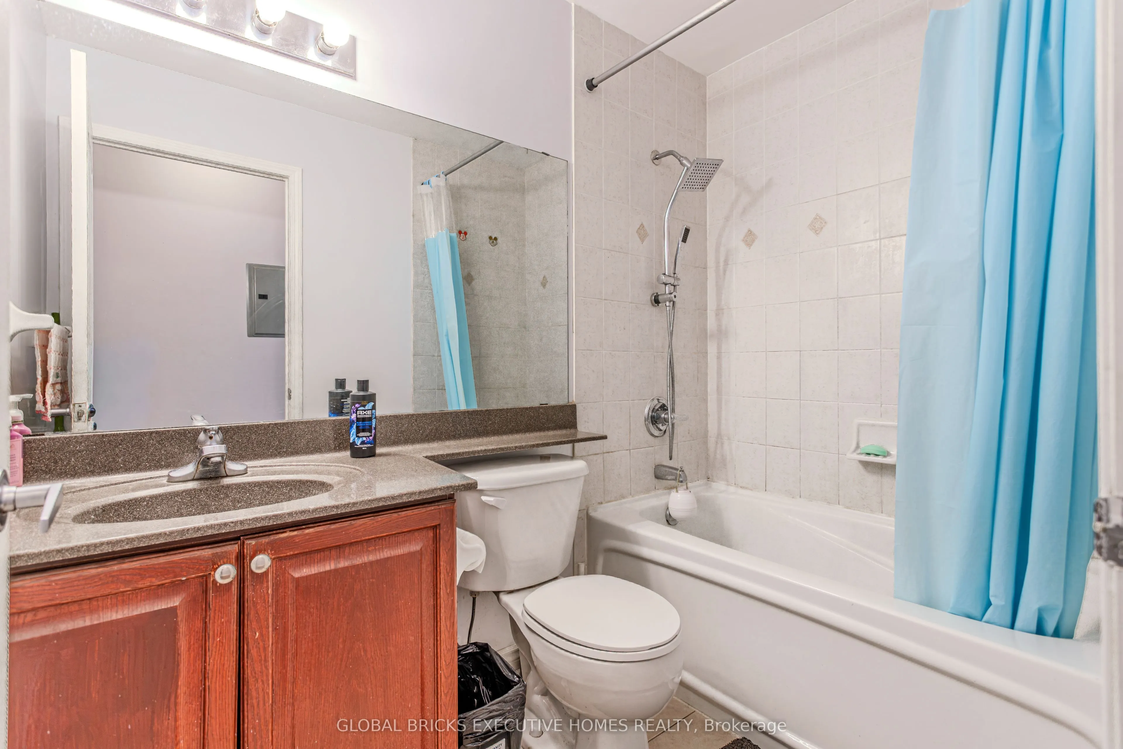 33 Elm Drive W ##202