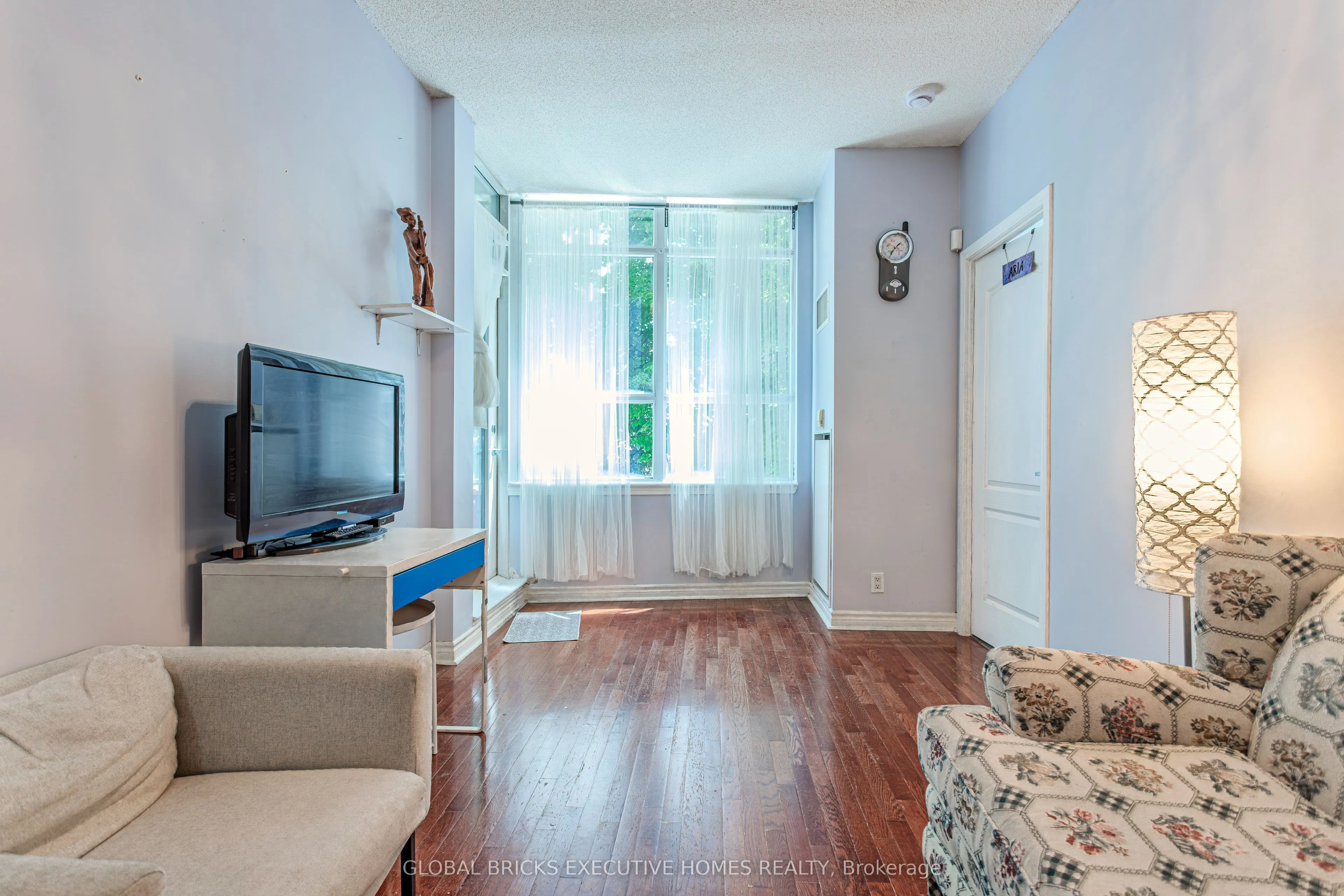 33 Elm Drive W ##202