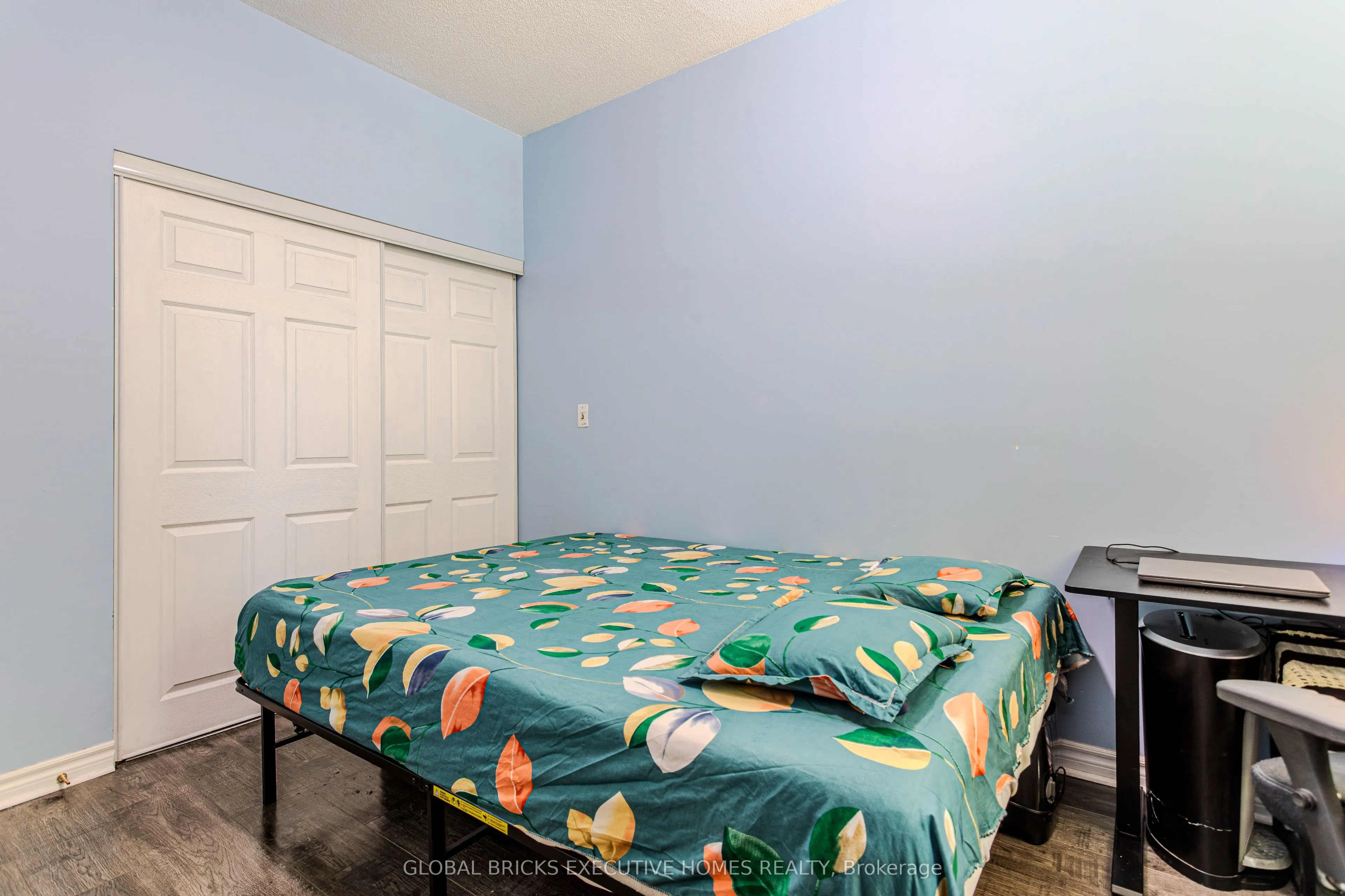 33 Elm Drive W ##202