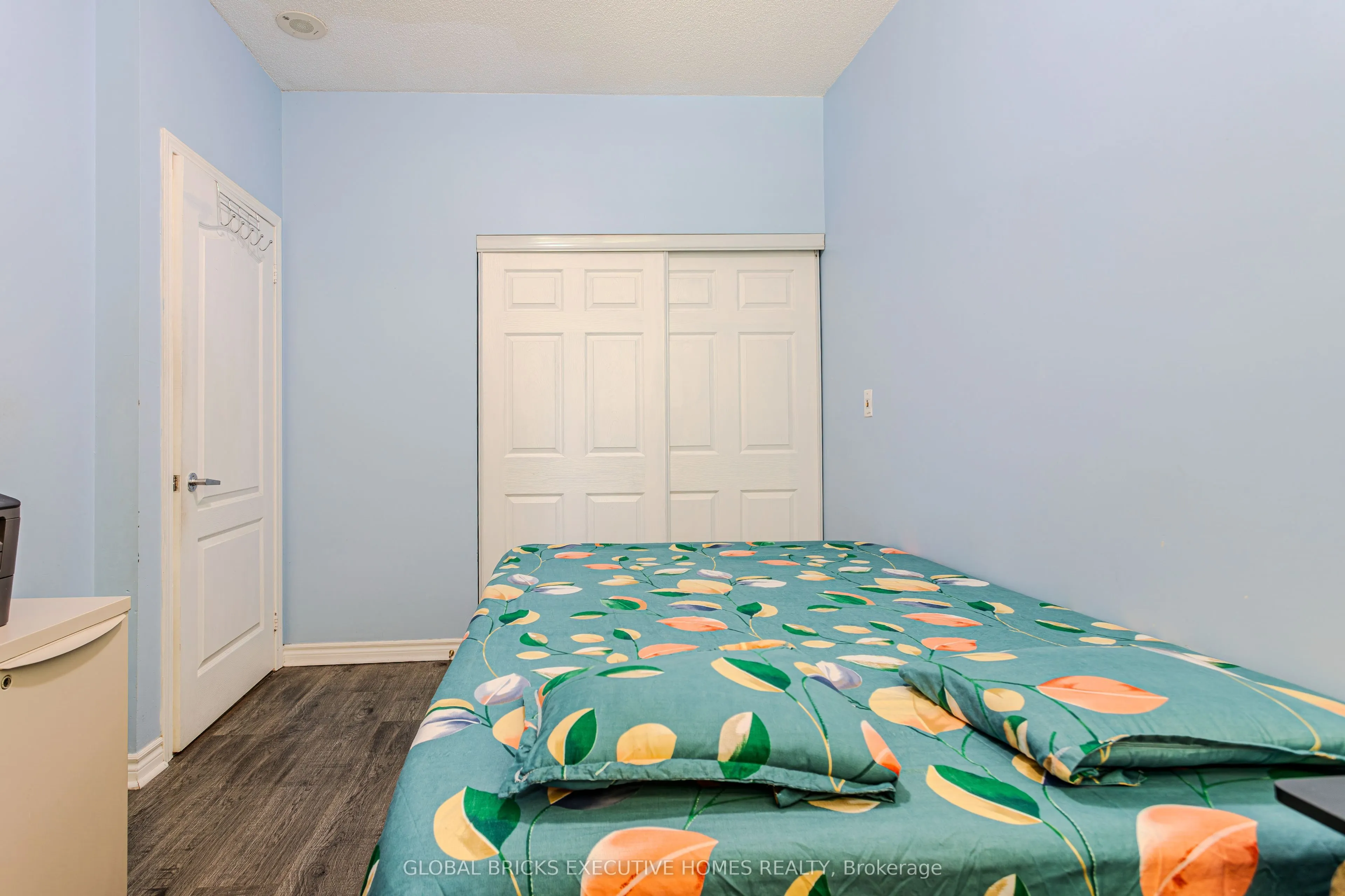 33 Elm Drive W ##202