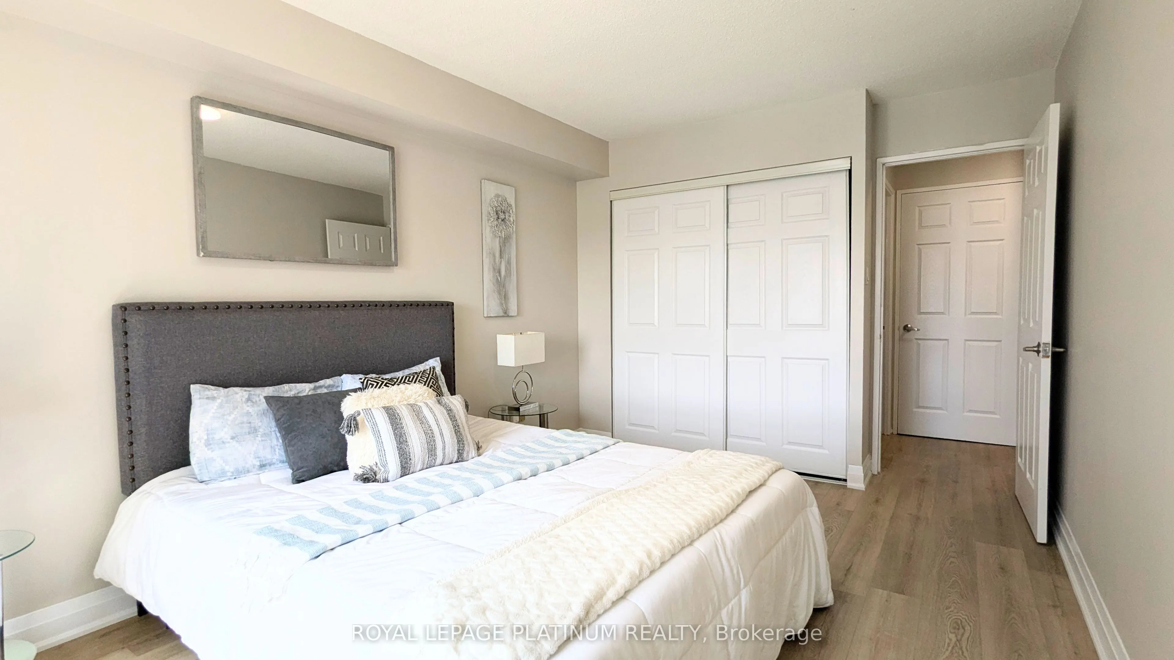 3559 Eglinton Avenue W #704