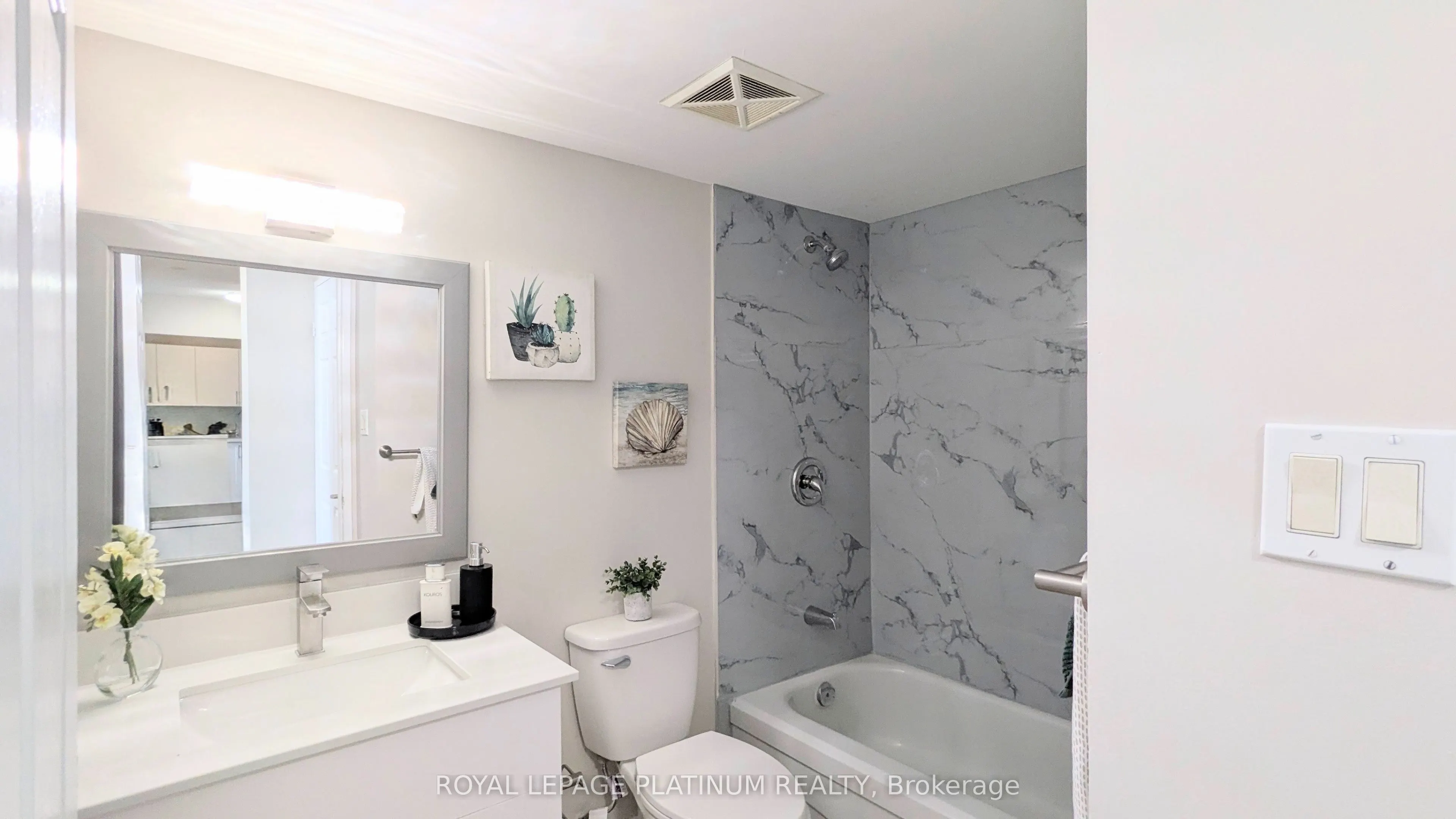 3559 Eglinton Avenue W #704