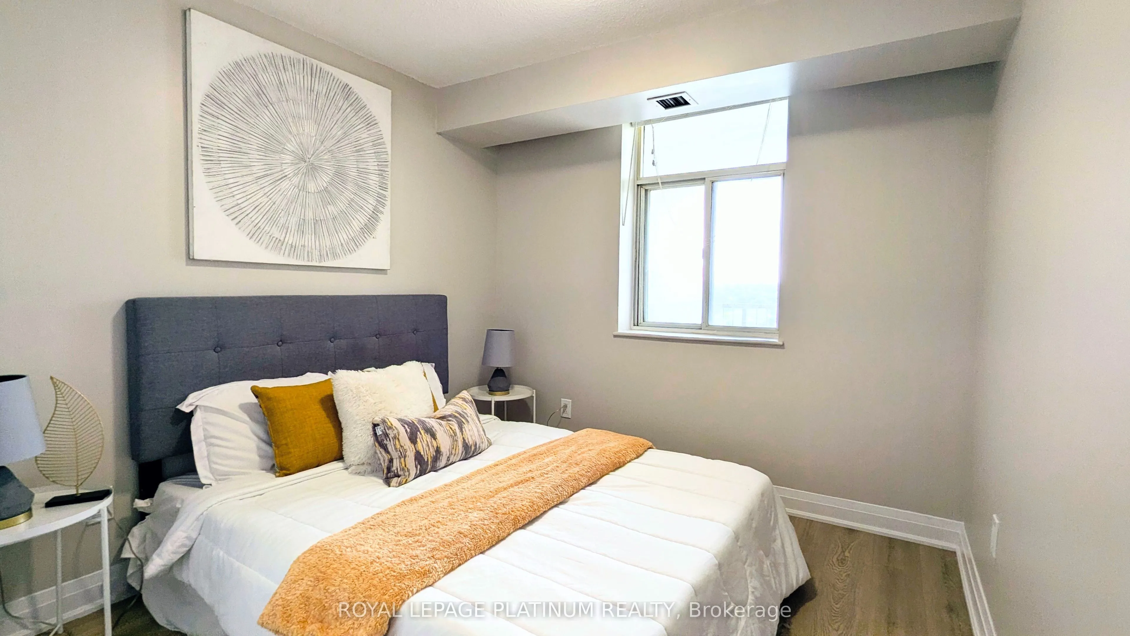 3559 Eglinton Avenue W #704