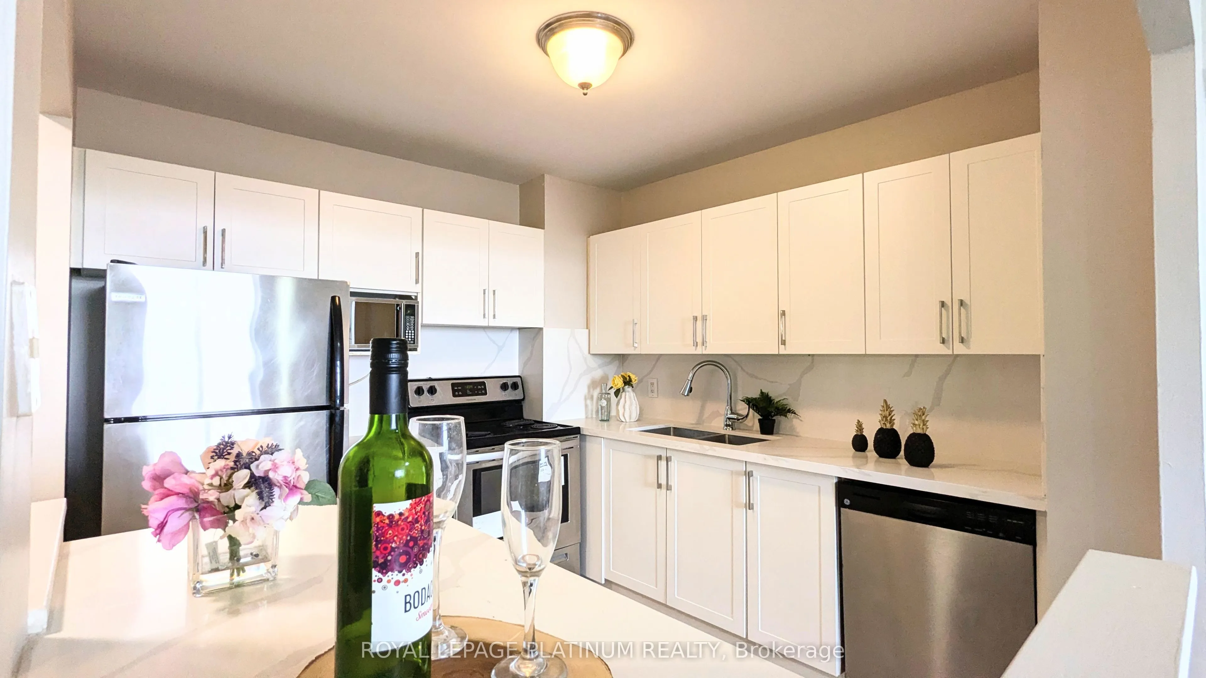 3559 Eglinton Avenue W #704