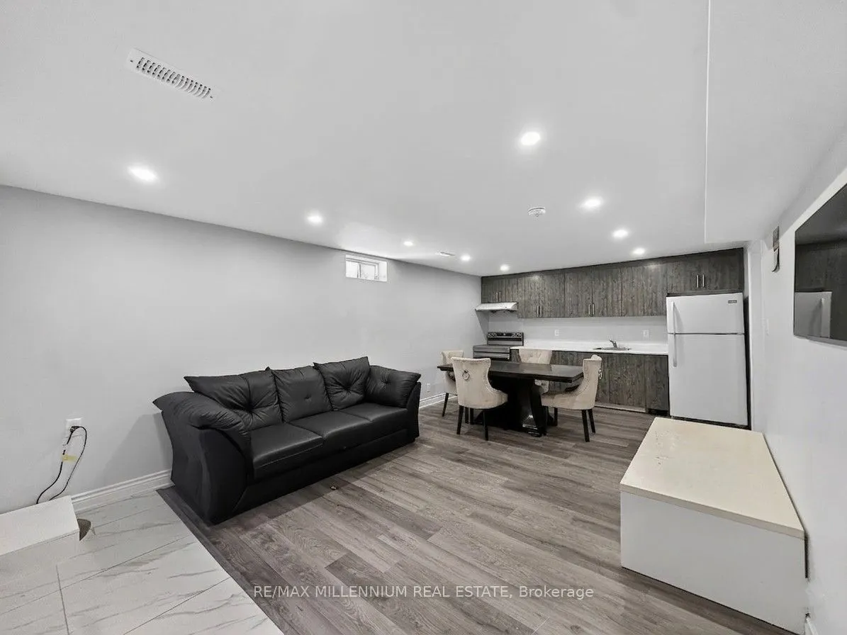 19 Cardwell Street