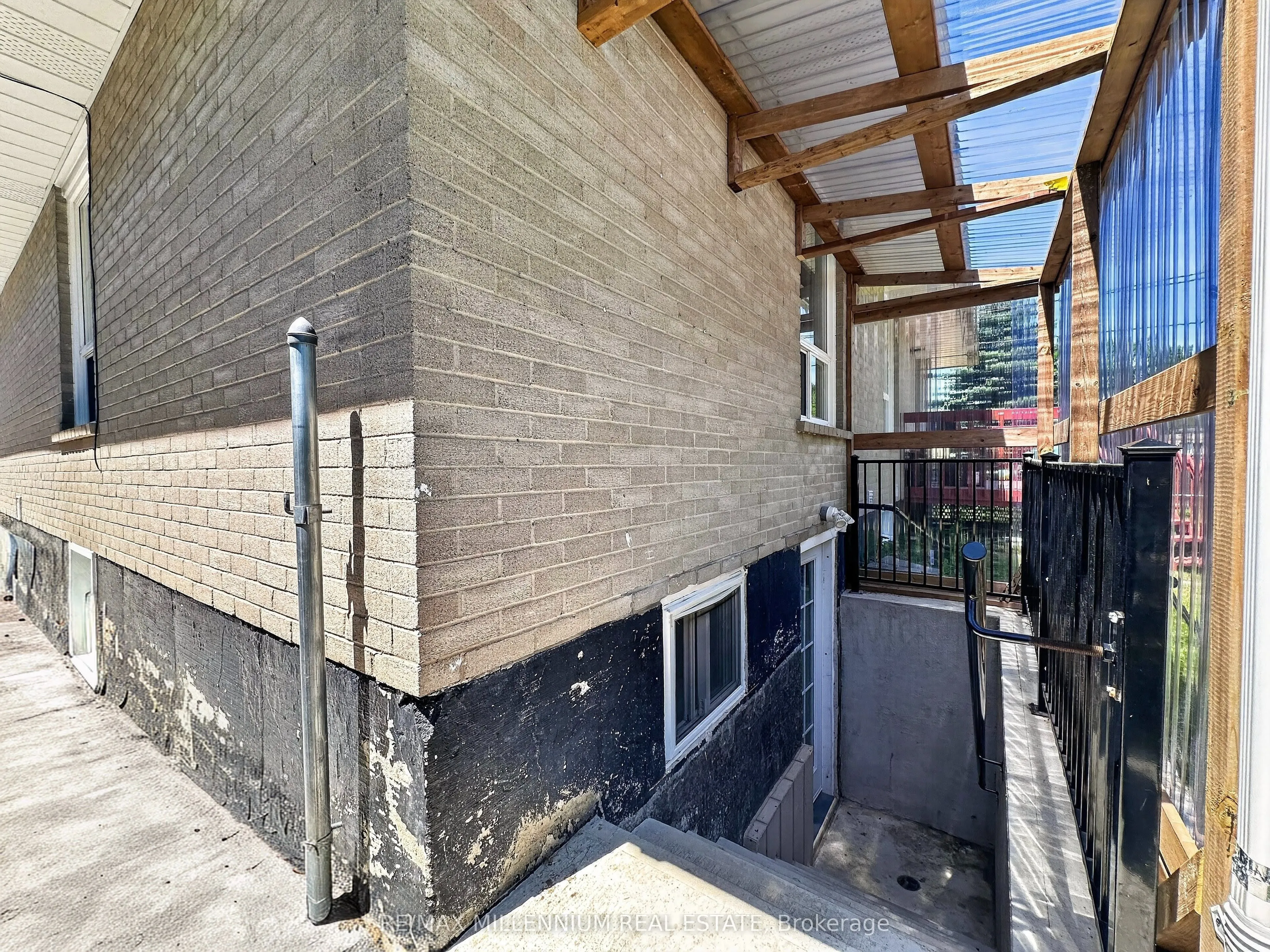 19 Cardwell Street