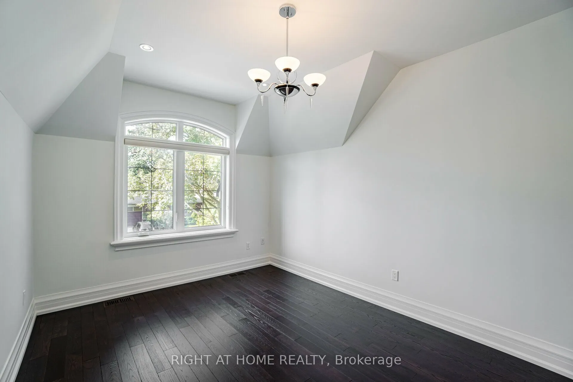 35 Burnelm Drive