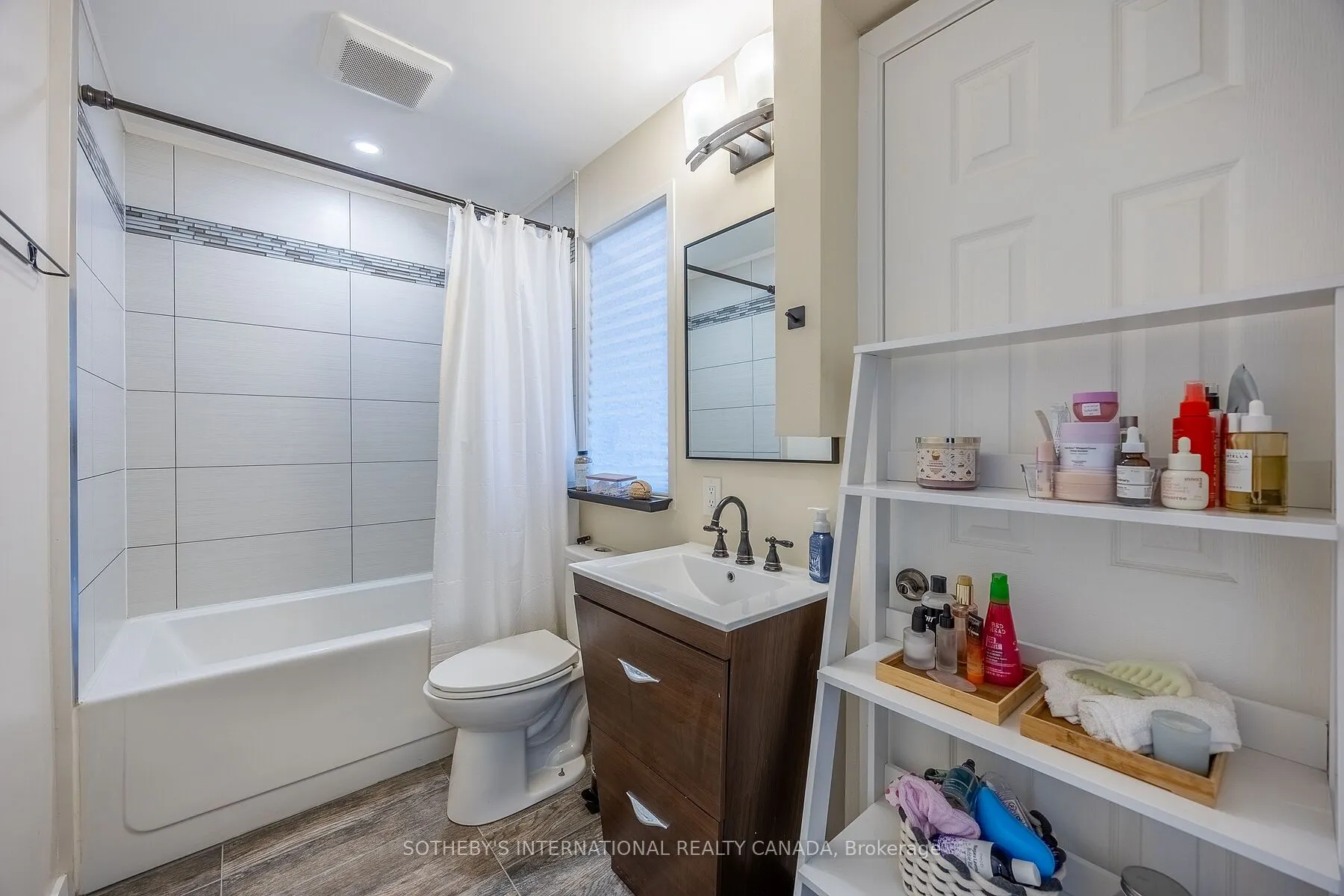 5475 Lakeshore Road #113