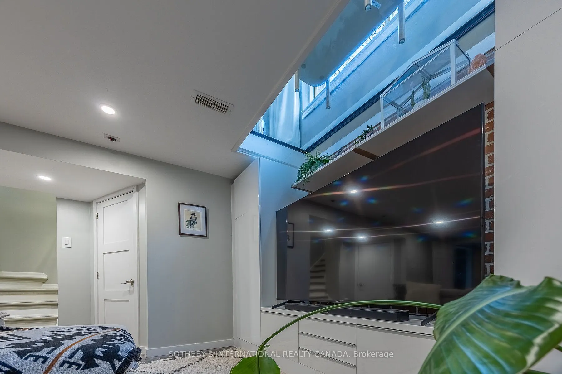 5475 Lakeshore Road #113