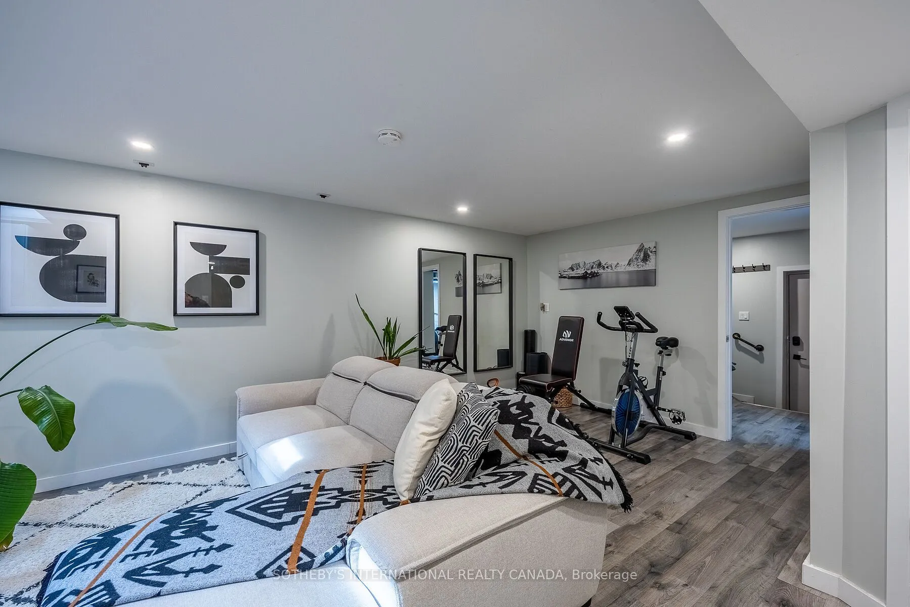 5475 Lakeshore Road #113