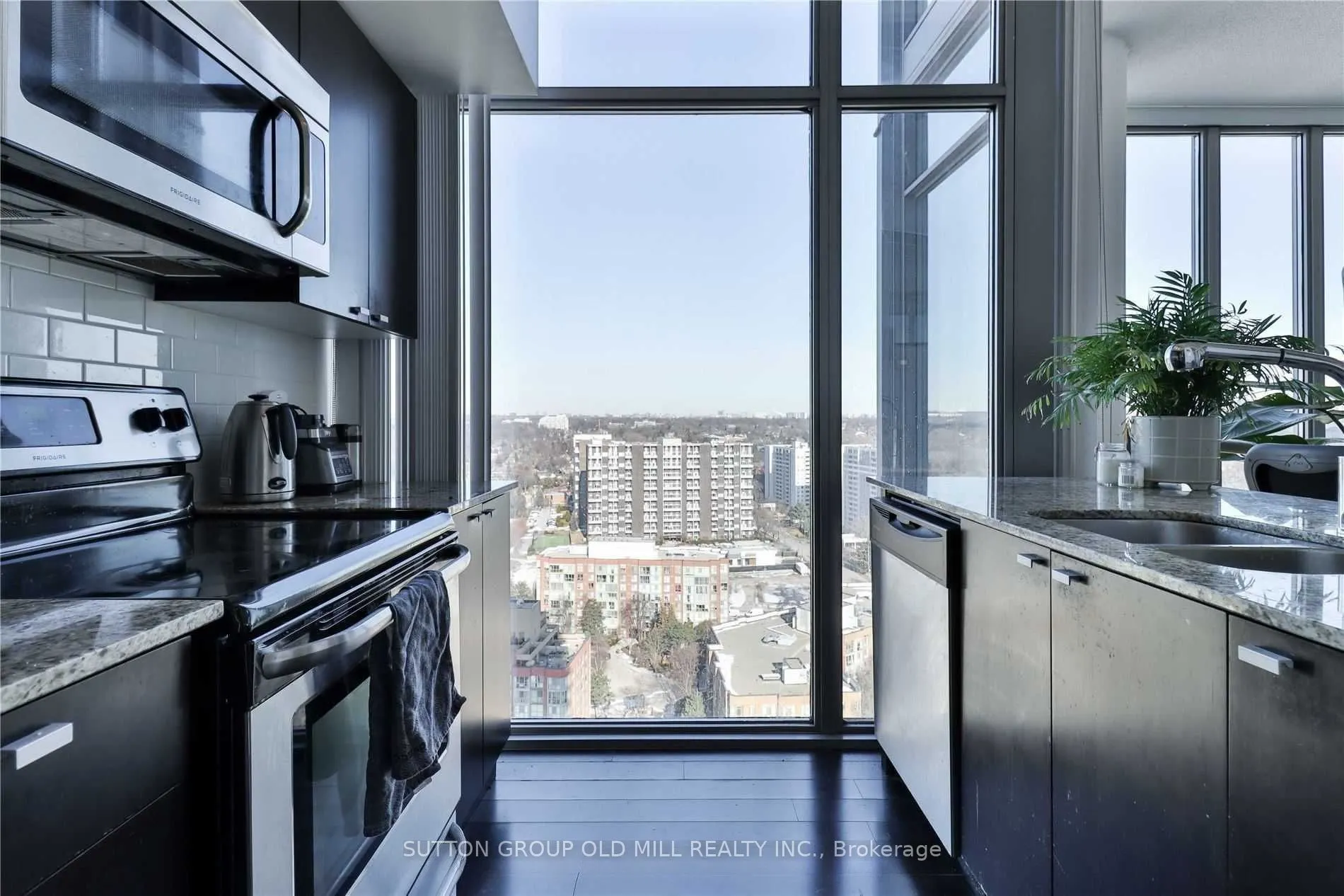 105 The Queensway #2211