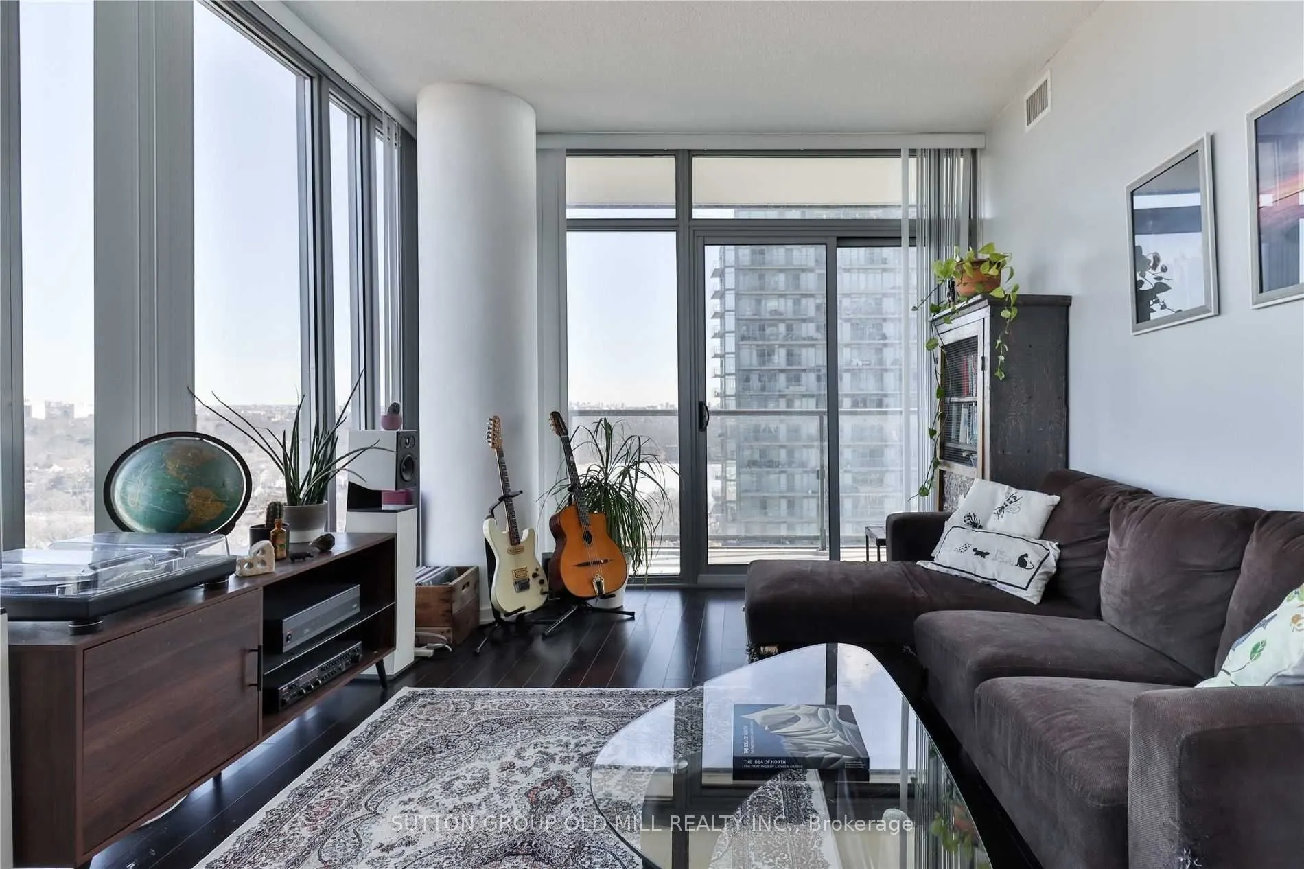 105 The Queensway #2211