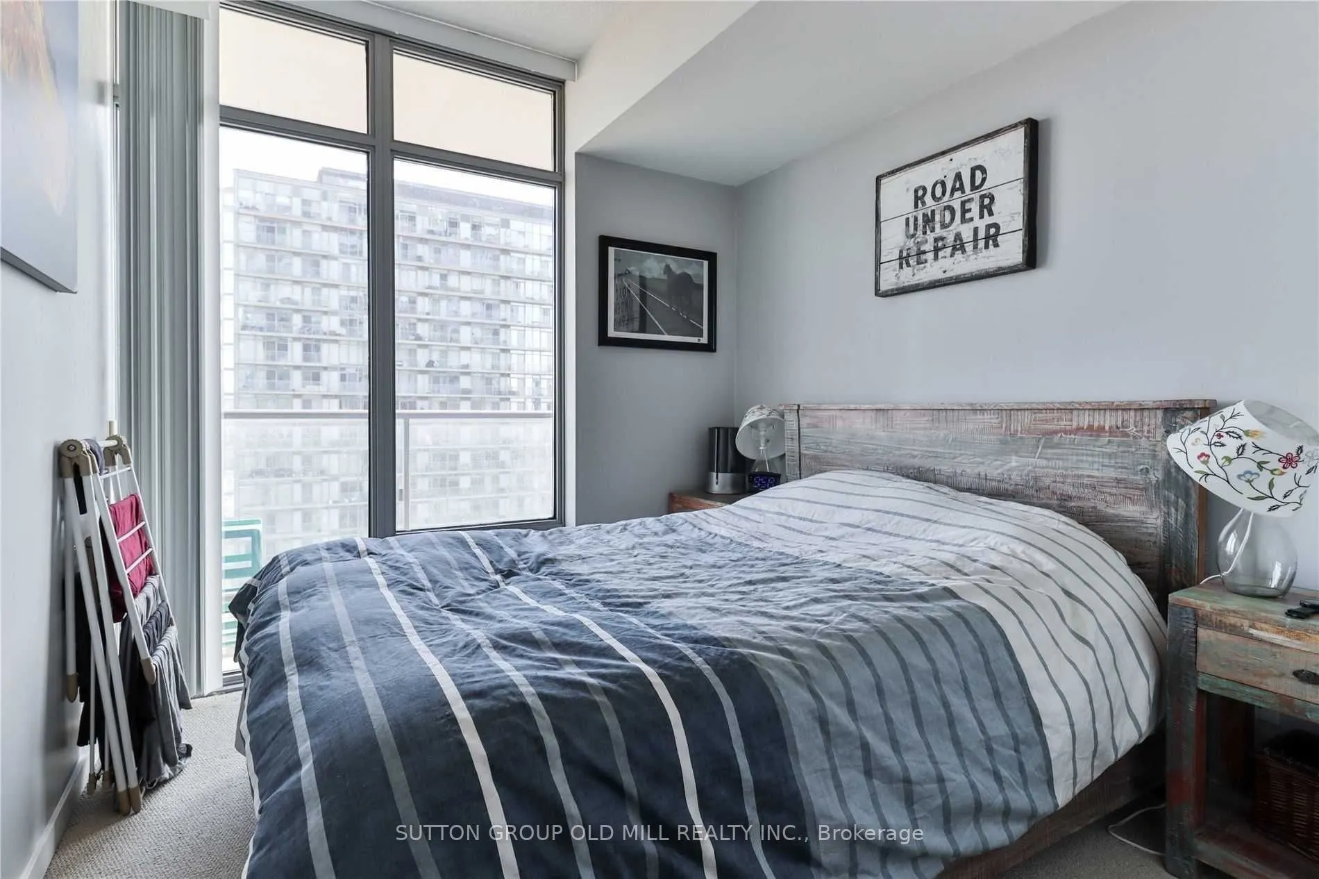 105 The Queensway #2211