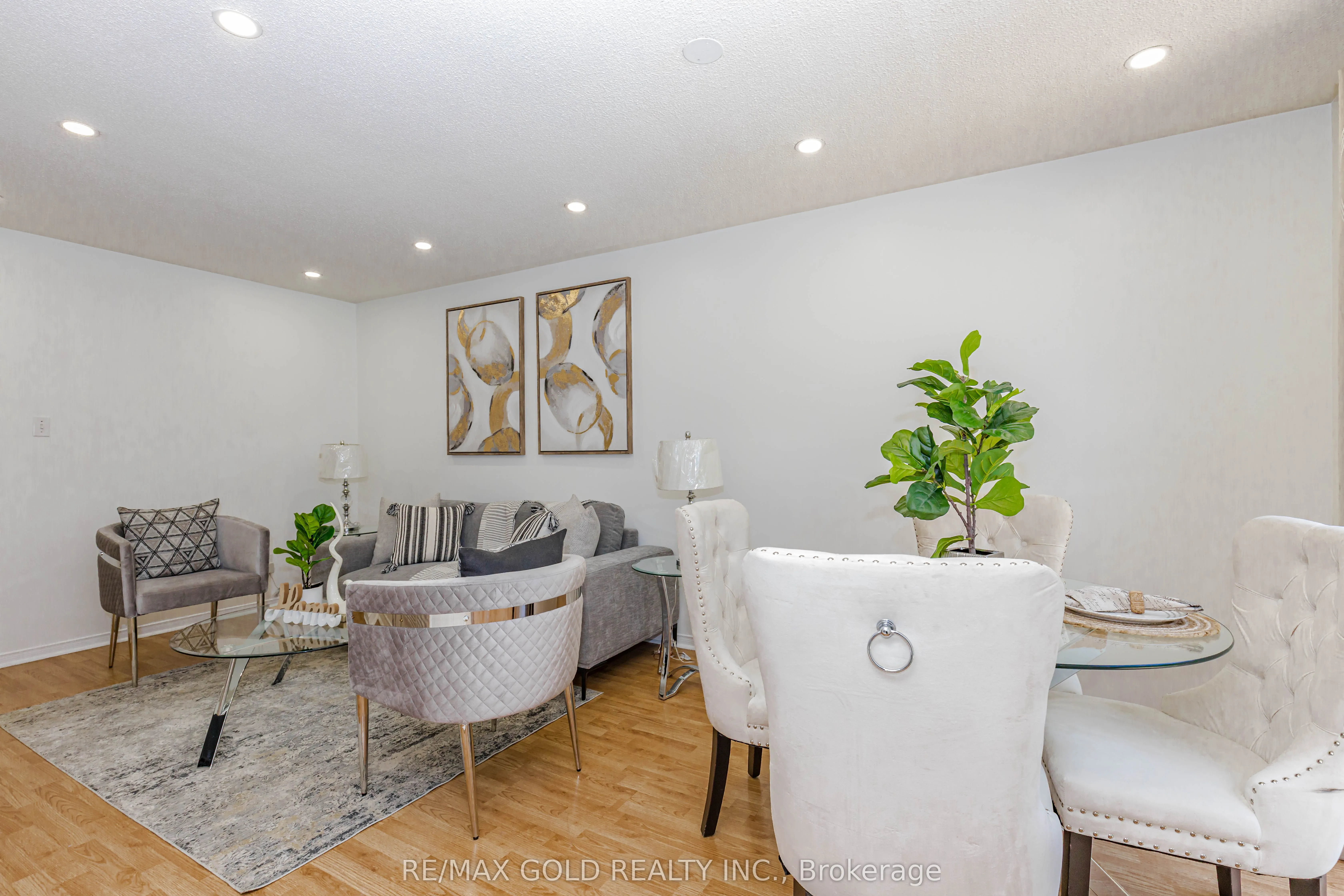 52 Wickstead Court #26