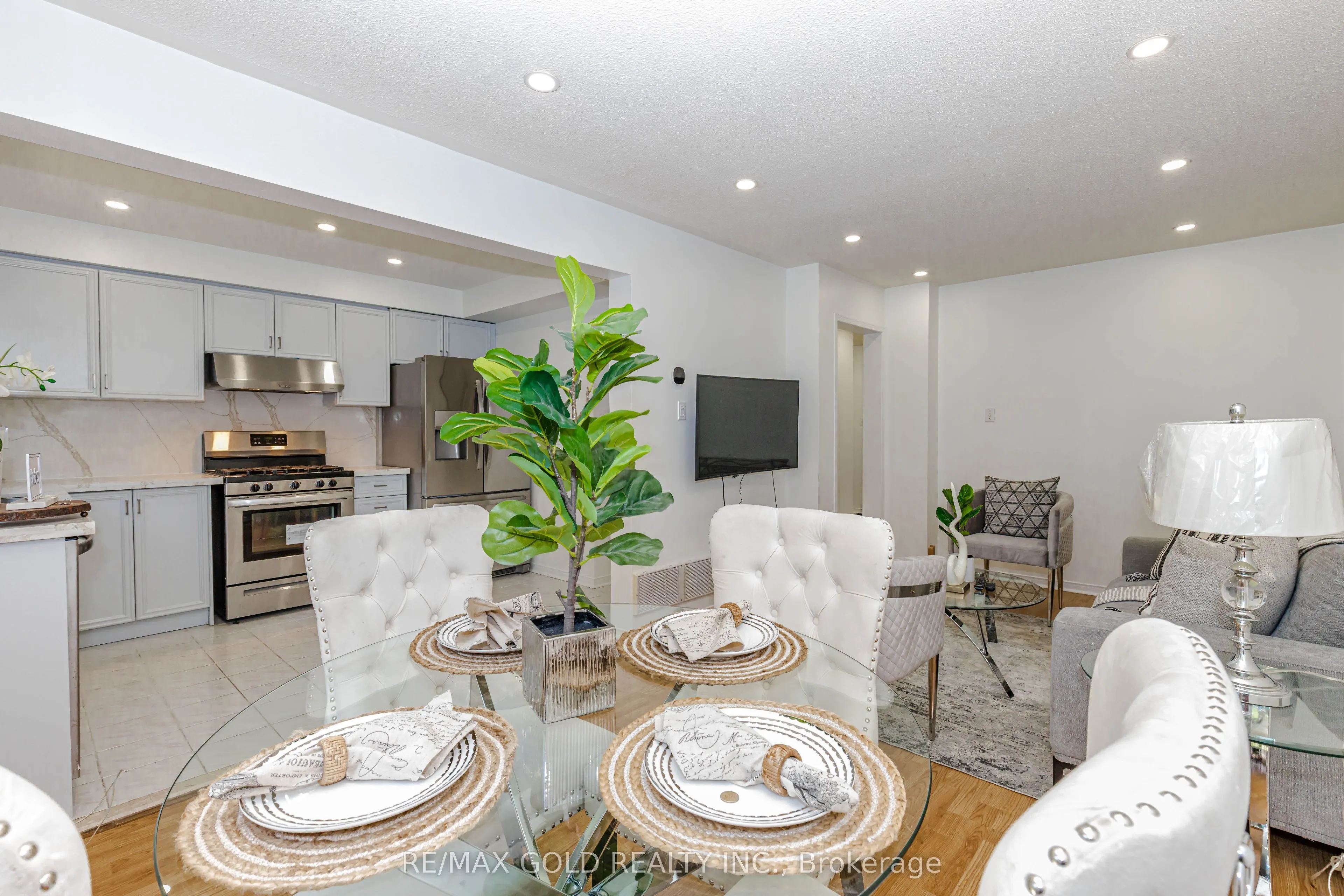52 Wickstead Court #26