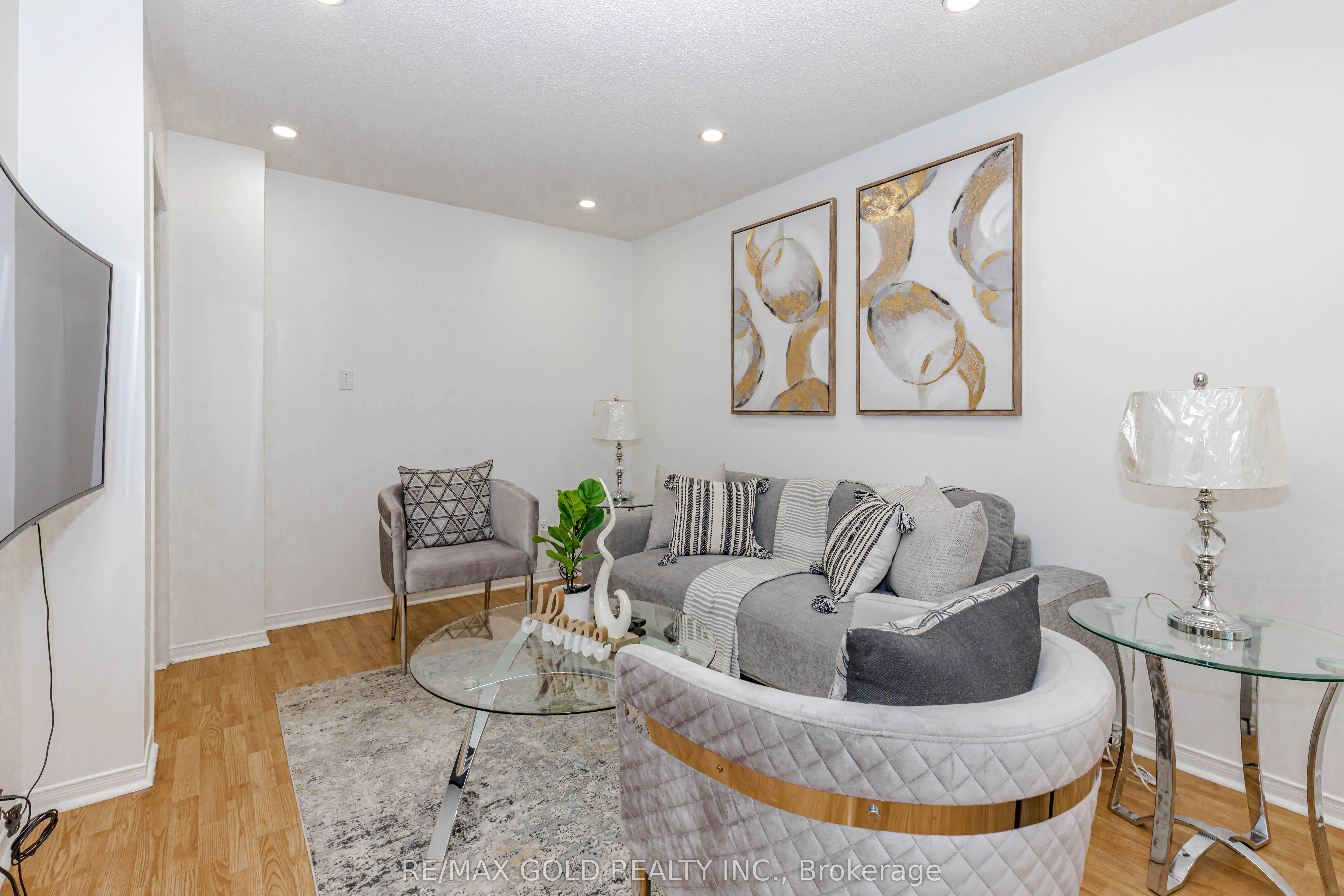 52 Wickstead Court #26