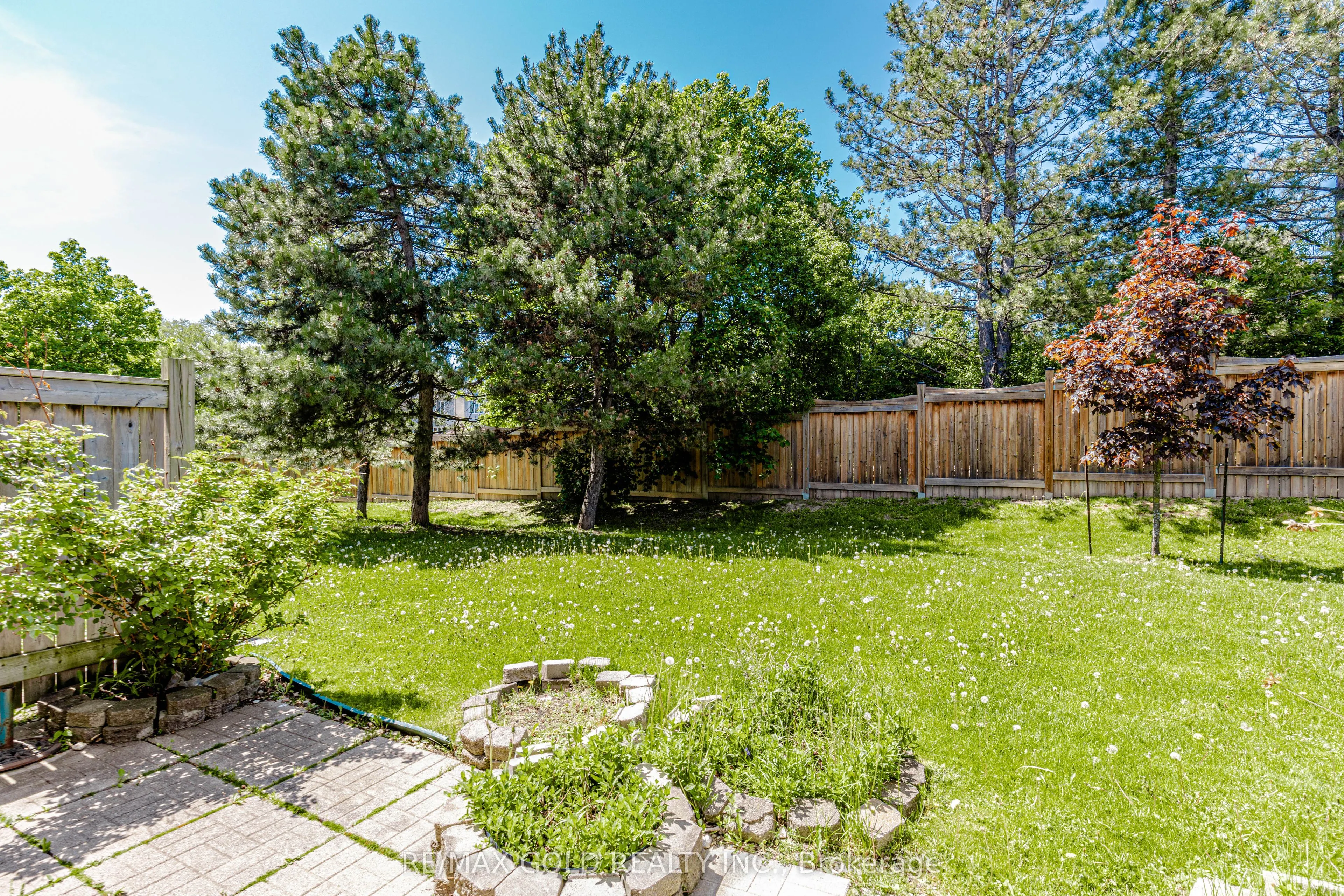 52 Wickstead Court #26