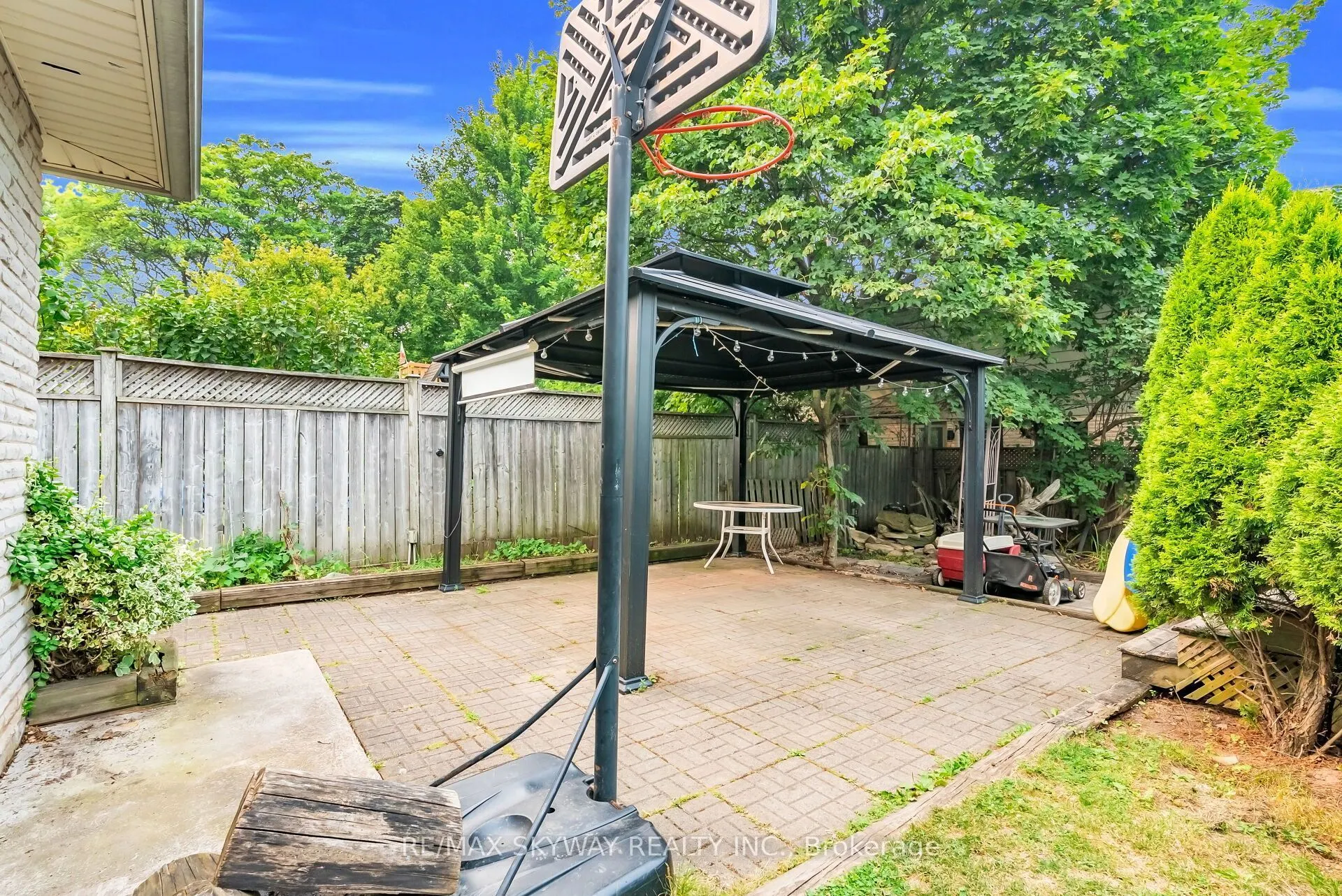 2673 Thorn Lodge Drive