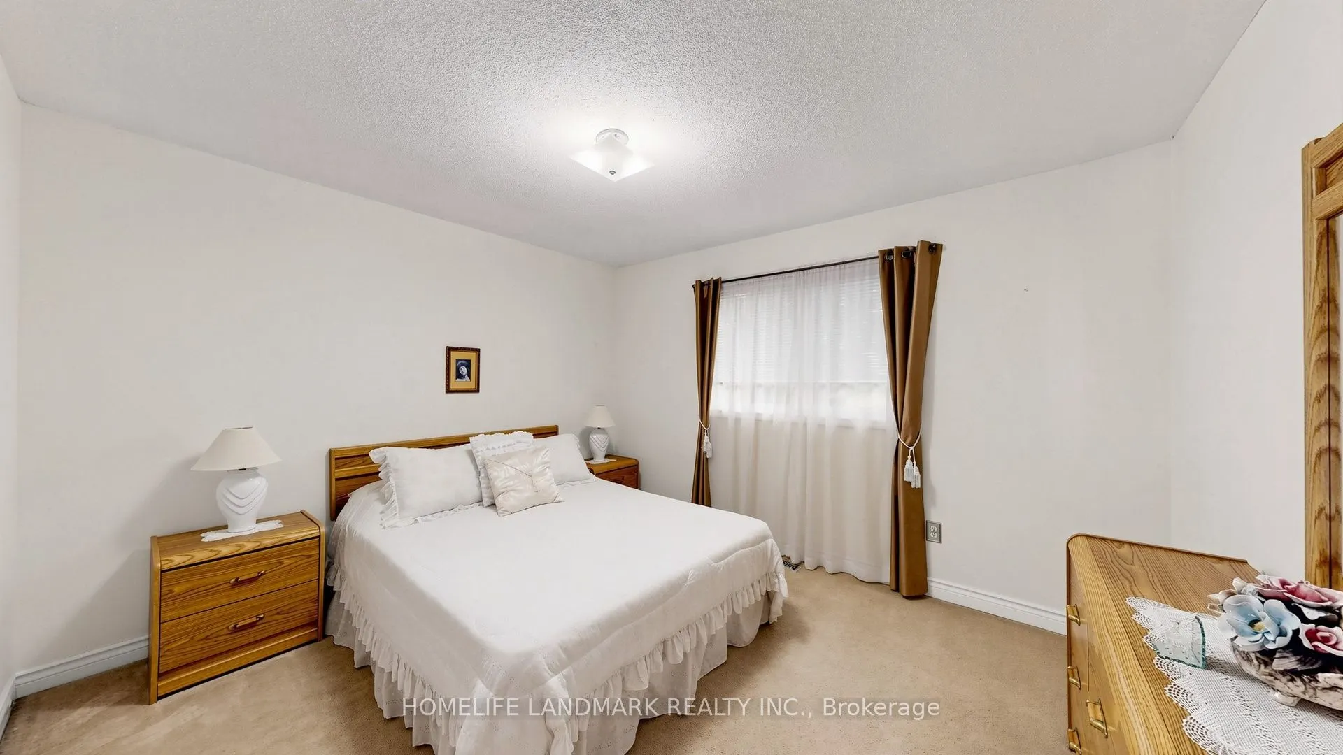 2590 Ambercroft Trail