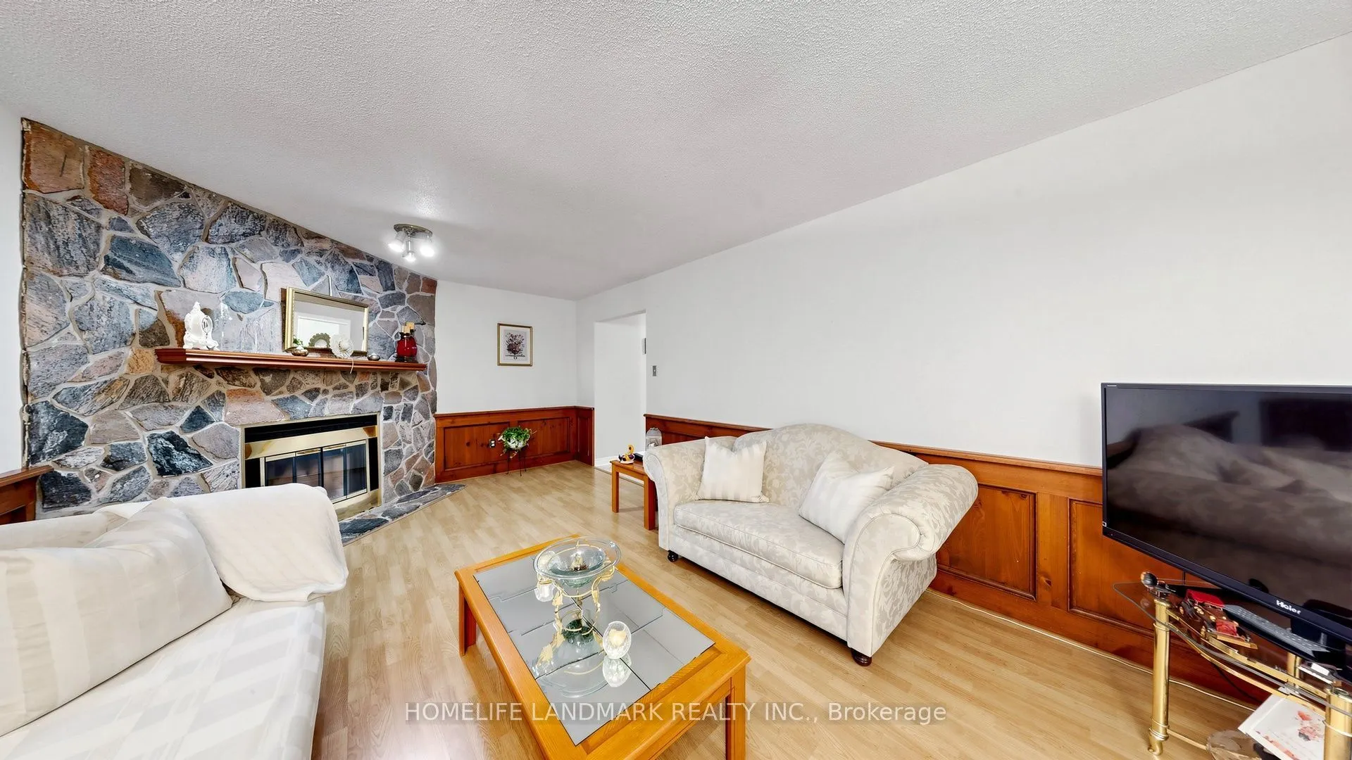 2590 Ambercroft Trail