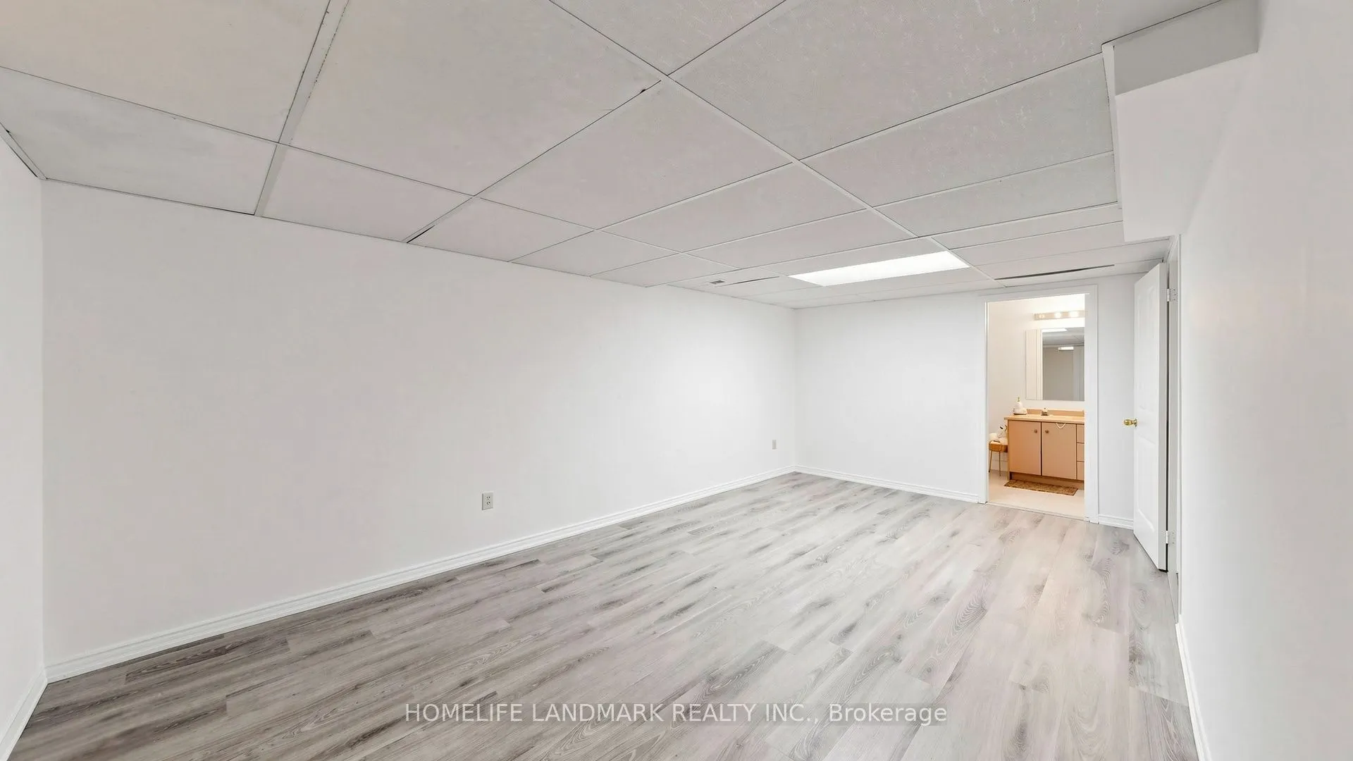 2590 Ambercroft Trail