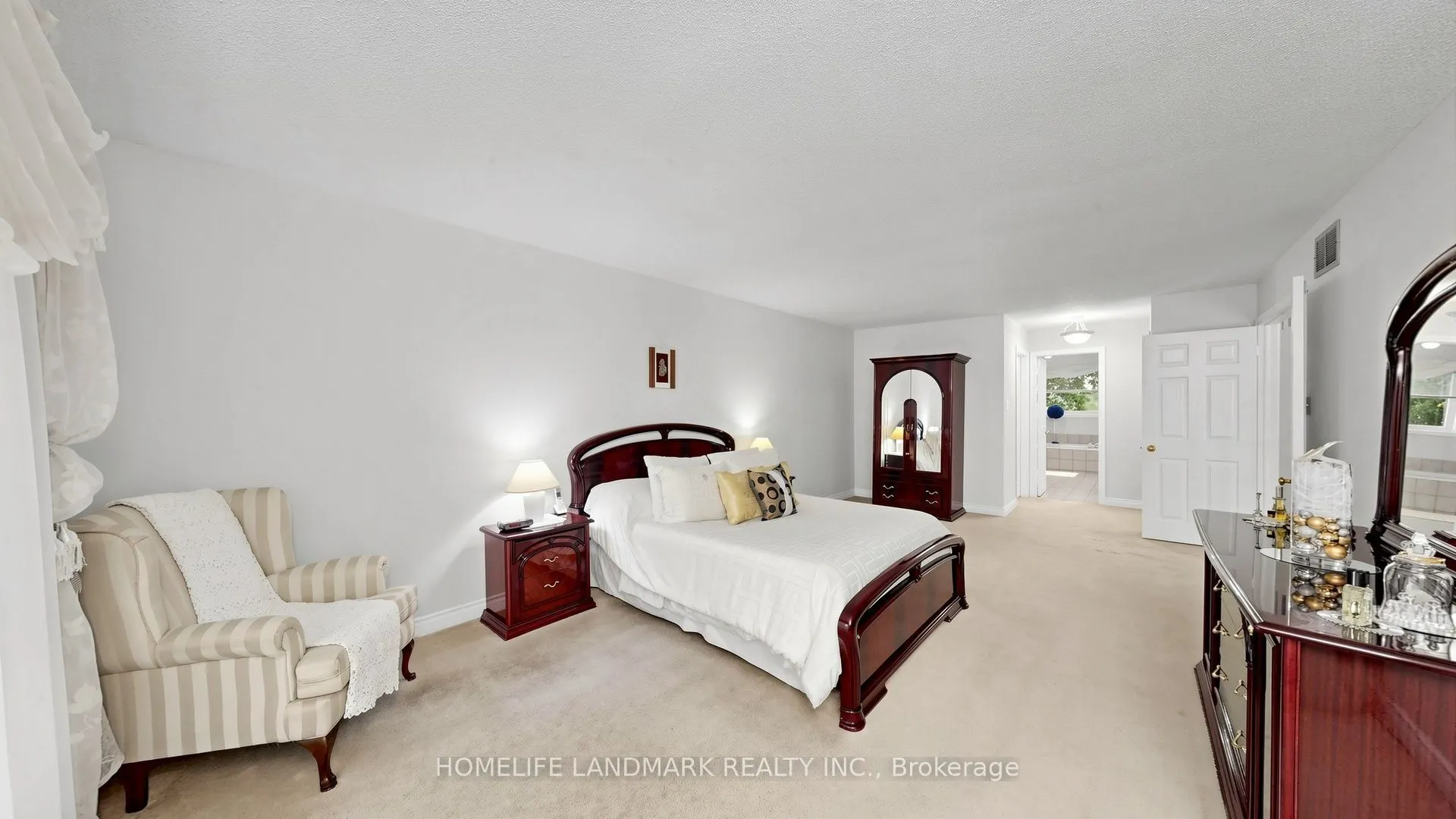 2590 Ambercroft Trail