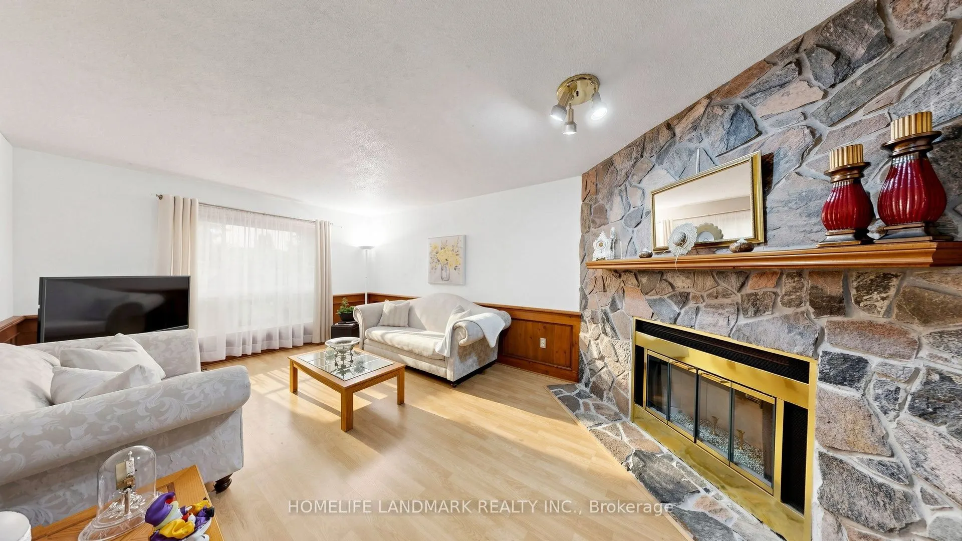 2590 Ambercroft Trail